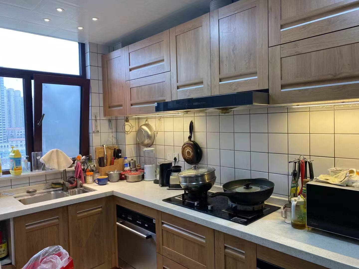 怡河园 4室2厅2卫 150.0万 怡河园 4室2厅2卫 150.0万客厅