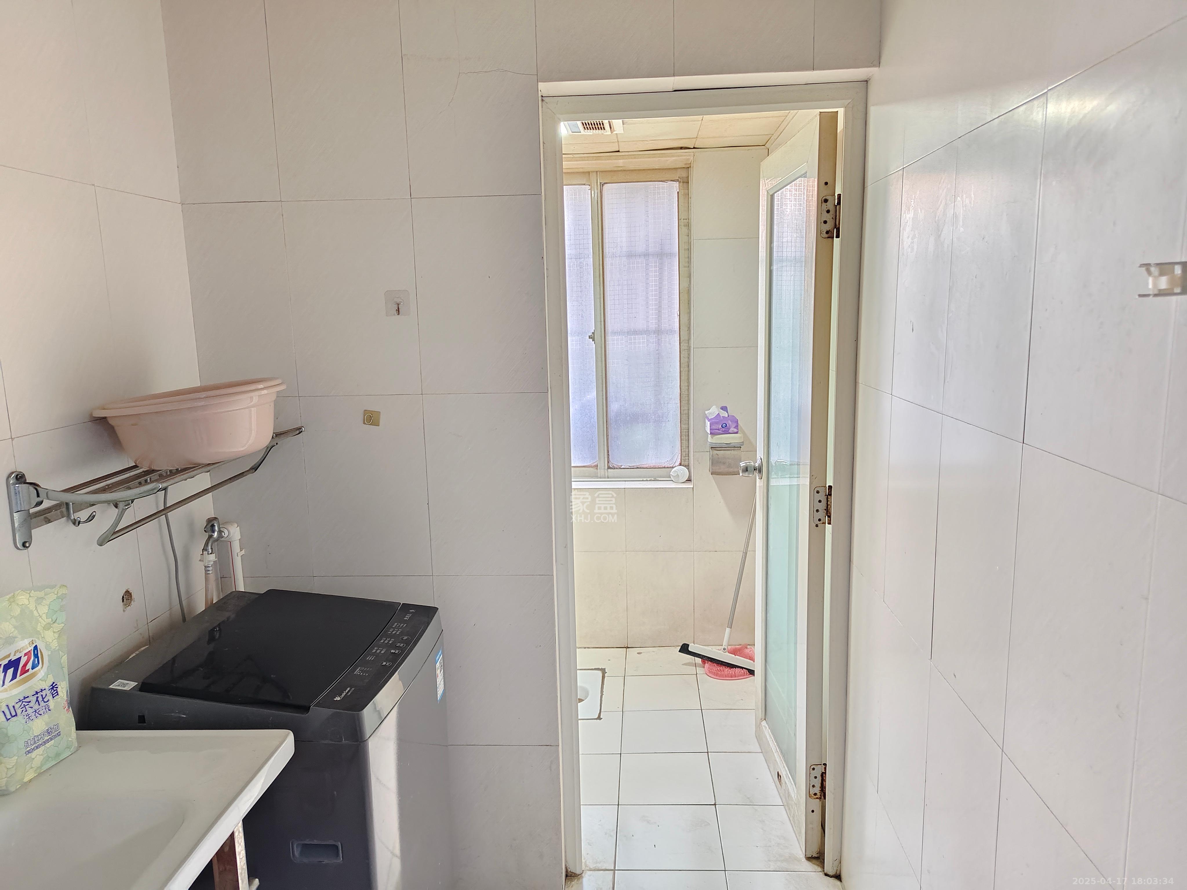 望麓锦园 3室2厅1卫 2500.0元/月 望麓锦园 3室2厅1卫 2500.0元/月室内图