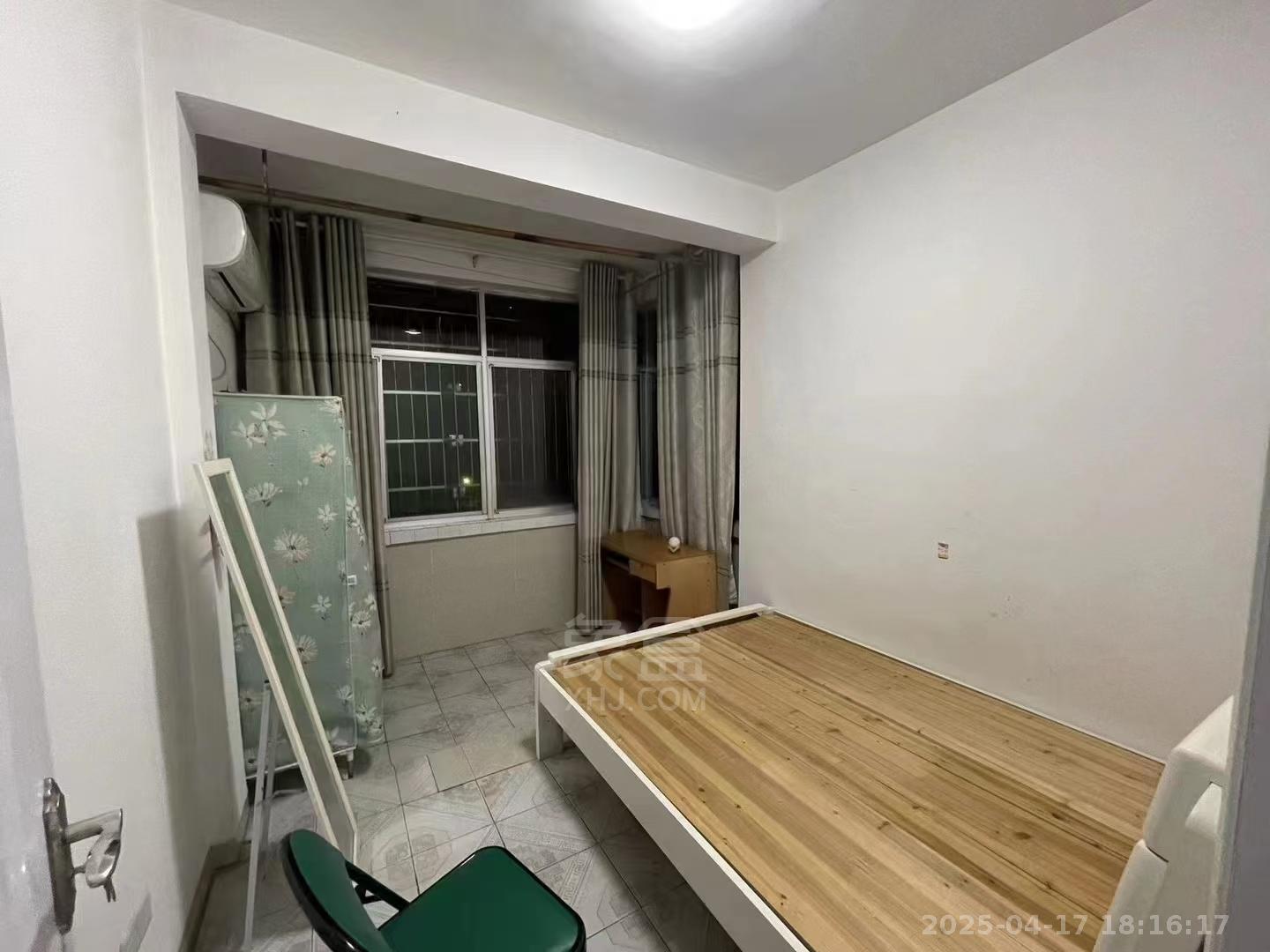 铁路小区 2室1厅1卫 1000.0元/月 铁路小区 2室1厅1卫 1000.0元/月室内图