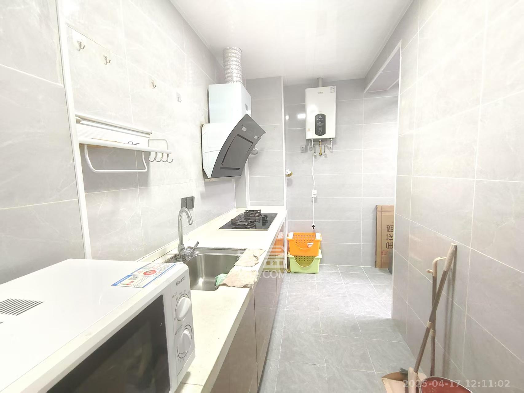 枫树园  2室1厅1卫    2500.0元/月 枫树园  2室1厅1卫    2500.0元/月室内图