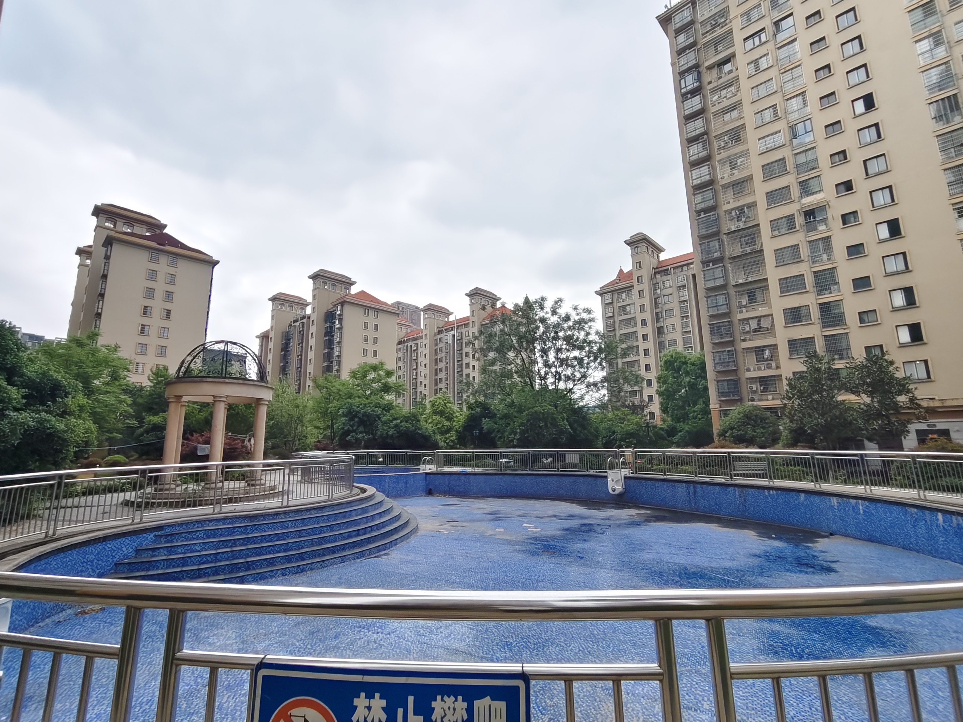 龙盛华府  3室2厅2卫   70.00万户型图