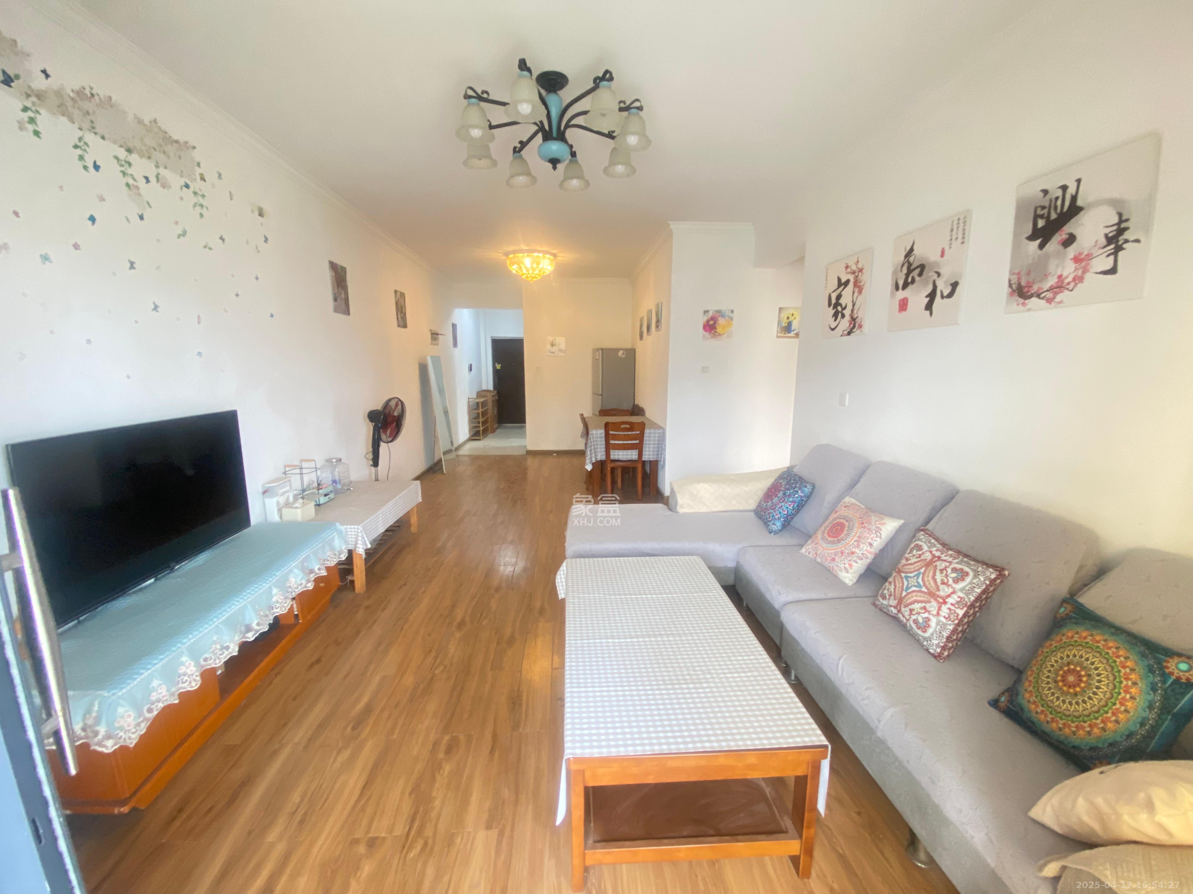 双湾国际(湘江御景花园) 3室2厅2卫 2000.0元/月 双湾国际(湘江御景花园) 3室2厅2卫 2000.0元/月室内图