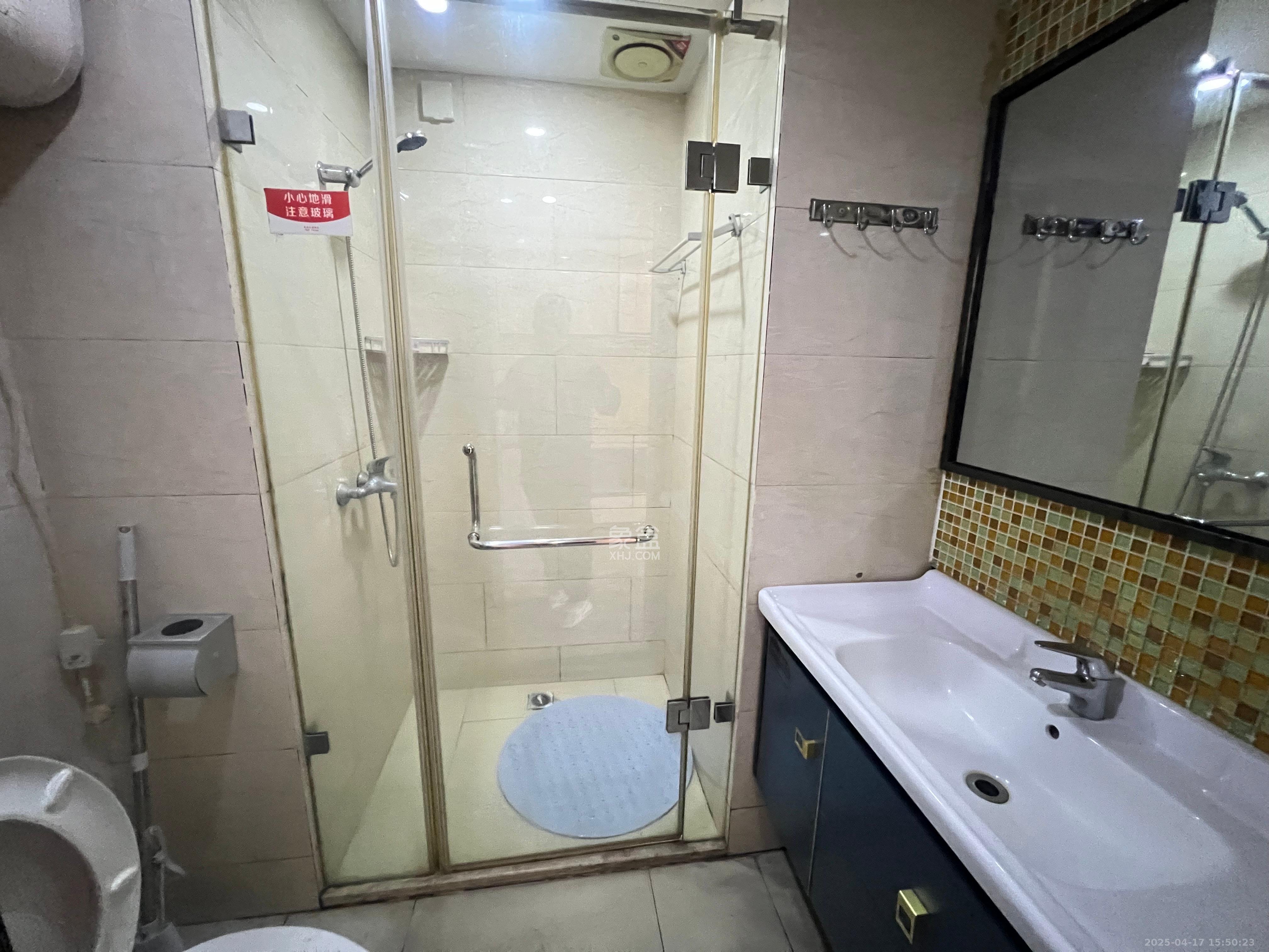 德思勤城市广场(宝格丽公寓) 1室1厅1卫 1800.0元/月 德思勤城市广场(宝格丽公寓) 1室1厅1卫 1800.0元/月室内图