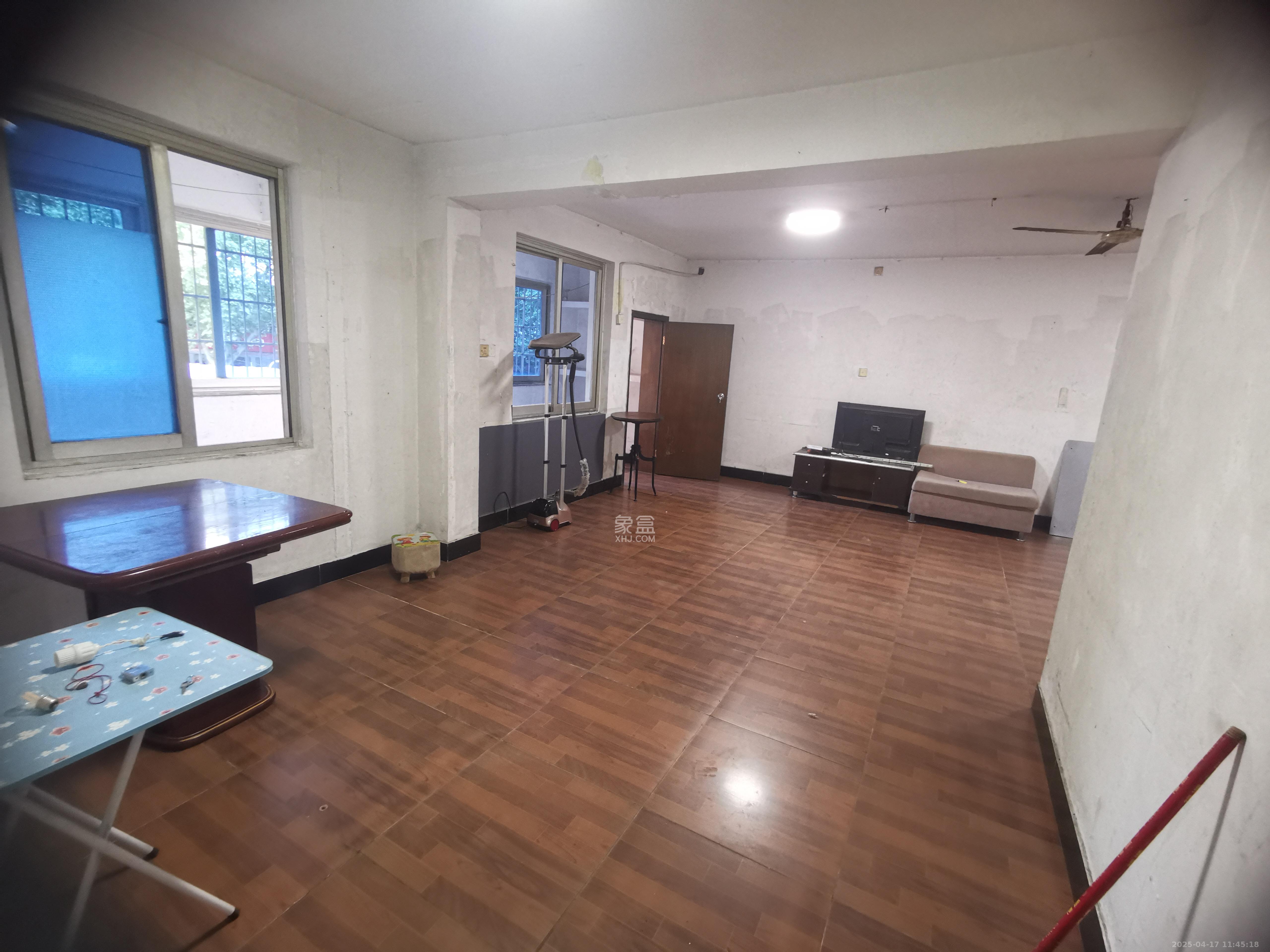 赤岗冲住宅楼（三合公寓）  4室2厅2卫   2200.00元/月室内图