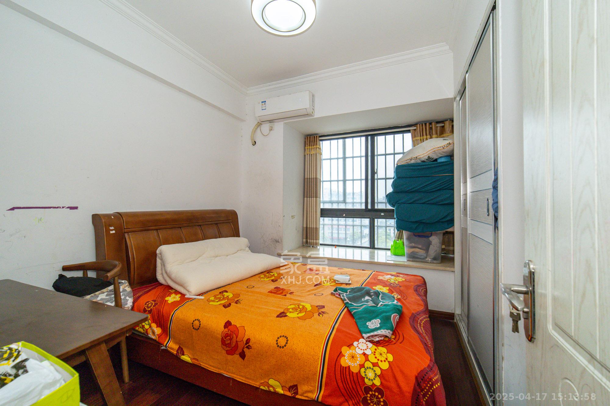 尚都花园城  3室2厅1卫    68.0万卧室