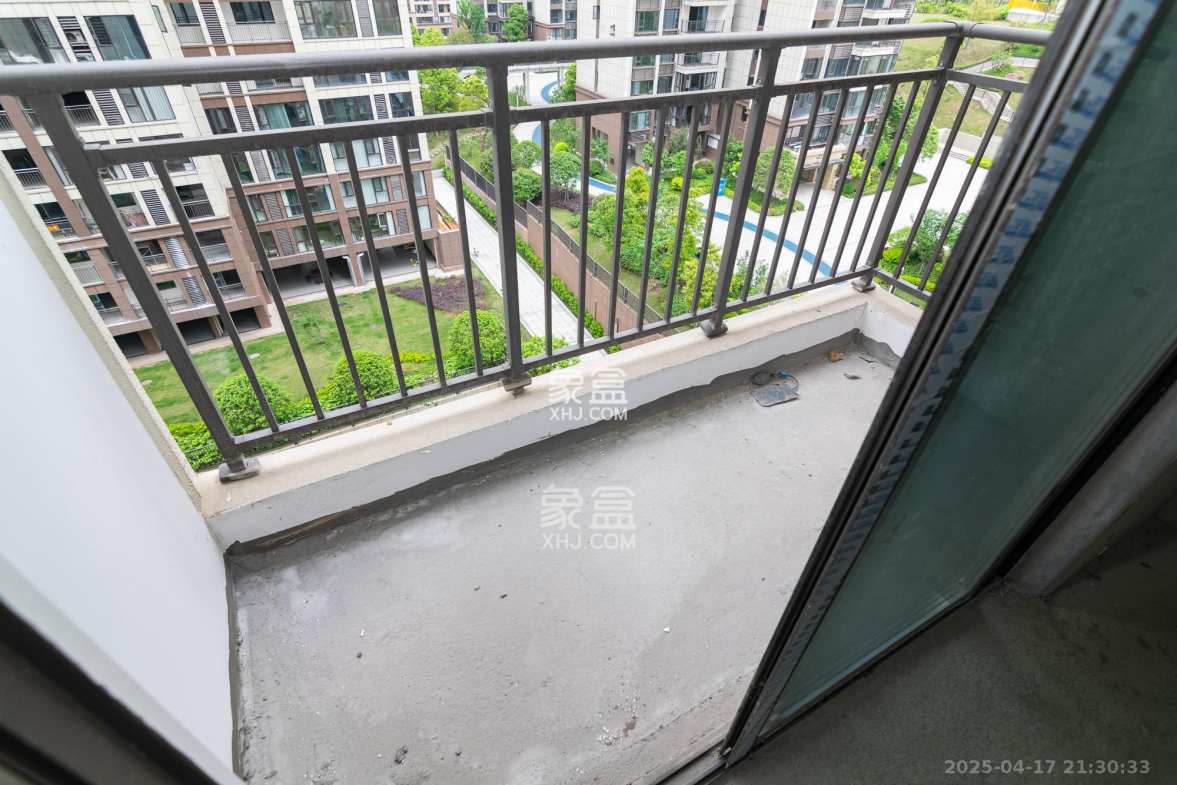 润和雅郡(润和紫郡六期) 4室2厅2卫 120.8万 润和雅郡(润和紫郡六期) 4室2厅2卫 120.8万阳台