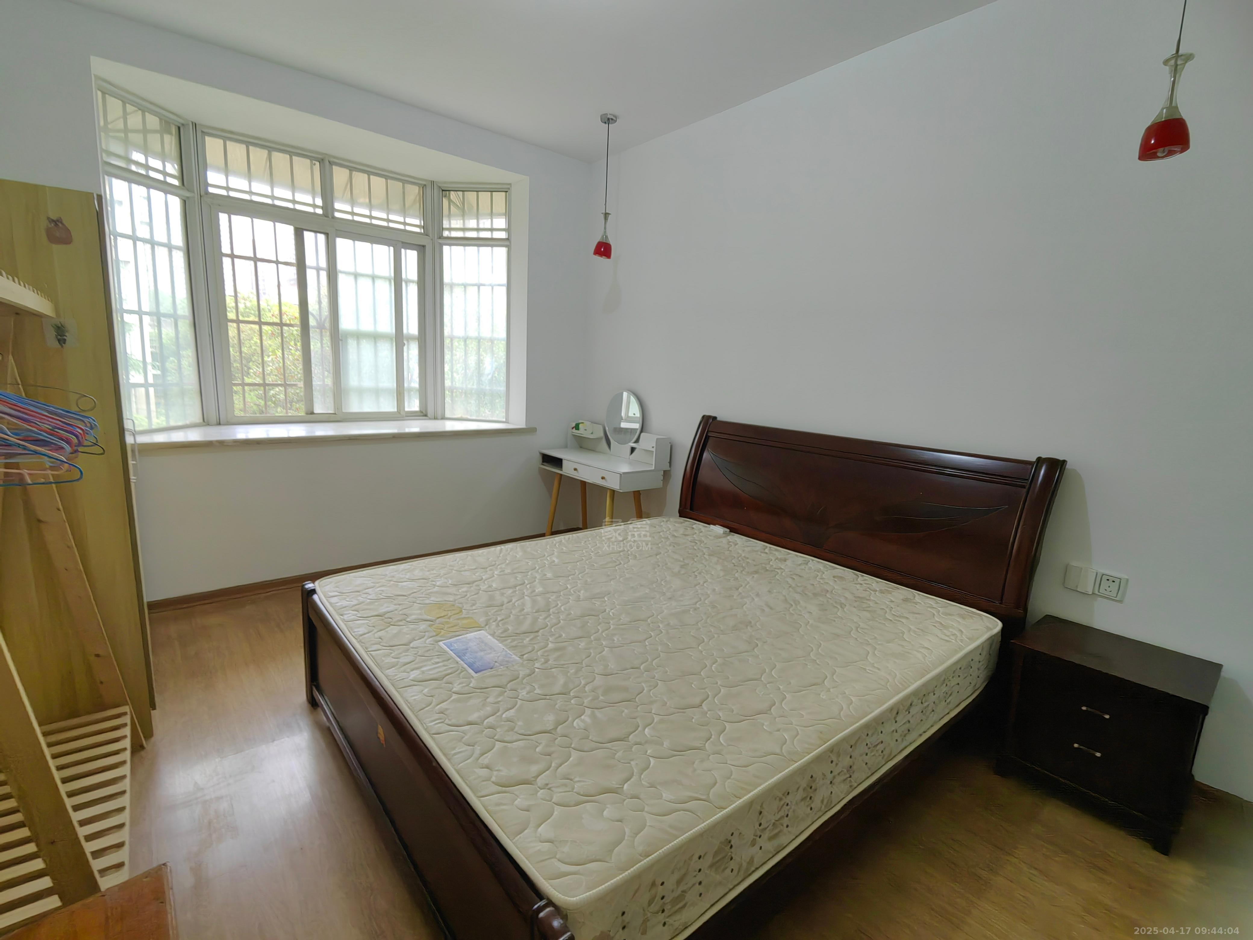 馨竹苑 2室2厅1卫 1000.0元/月 馨竹苑 2室2厅1卫 1000.0元/月室内图