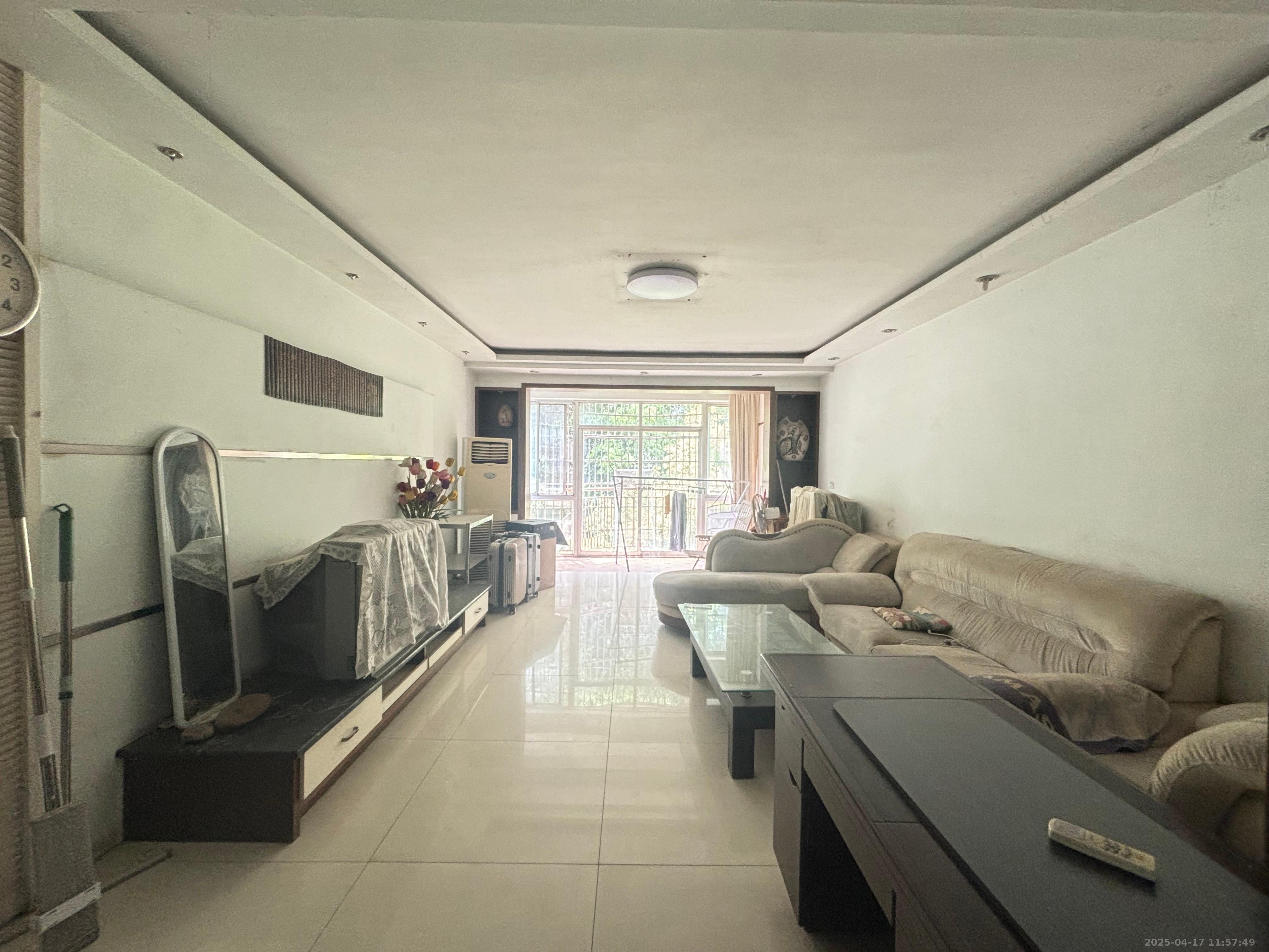 都市春天  1室1厅1卫    1100.0元/月 都市春天  1室1厅1卫    1100.0元/月室内图