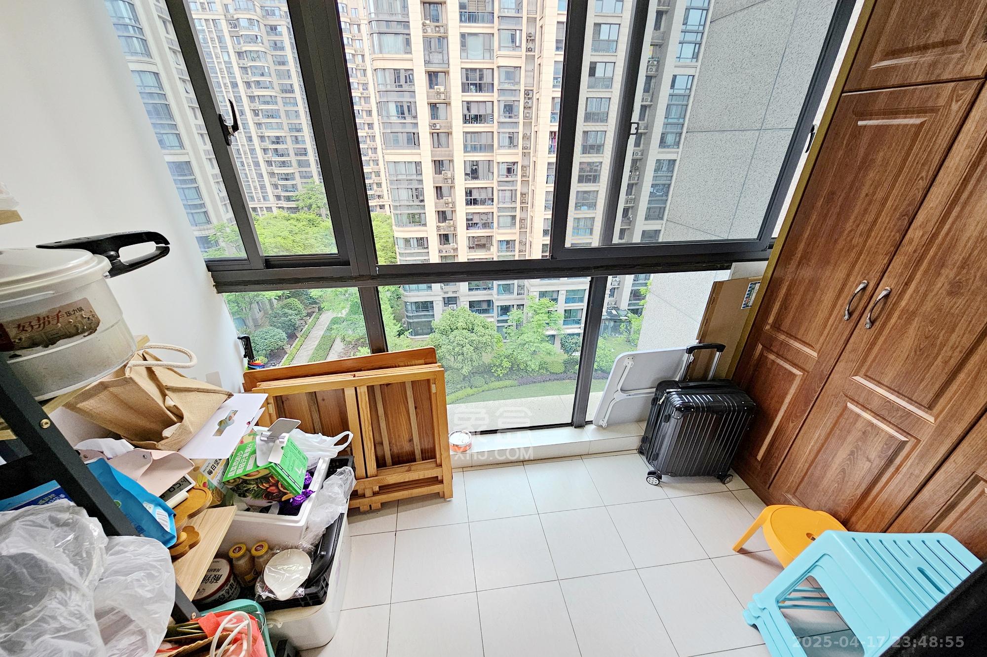 明昇壹城(明昇时代广场)一期  4室2厅1卫    228.0万 明昇壹城(明昇时代广场)一期  4室2厅1卫    228.0万阳台