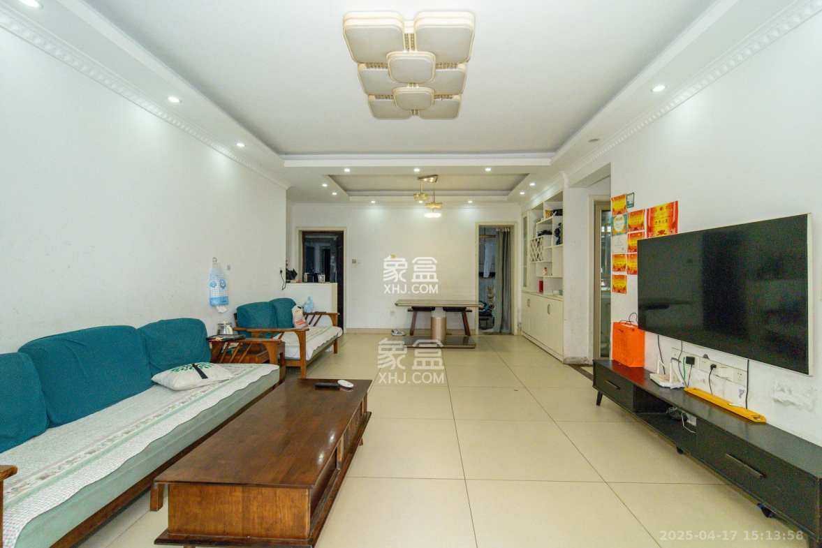 尚都花园城  3室2厅1卫    68.0万 尚都花园城  3室2厅1卫    68.0万客厅