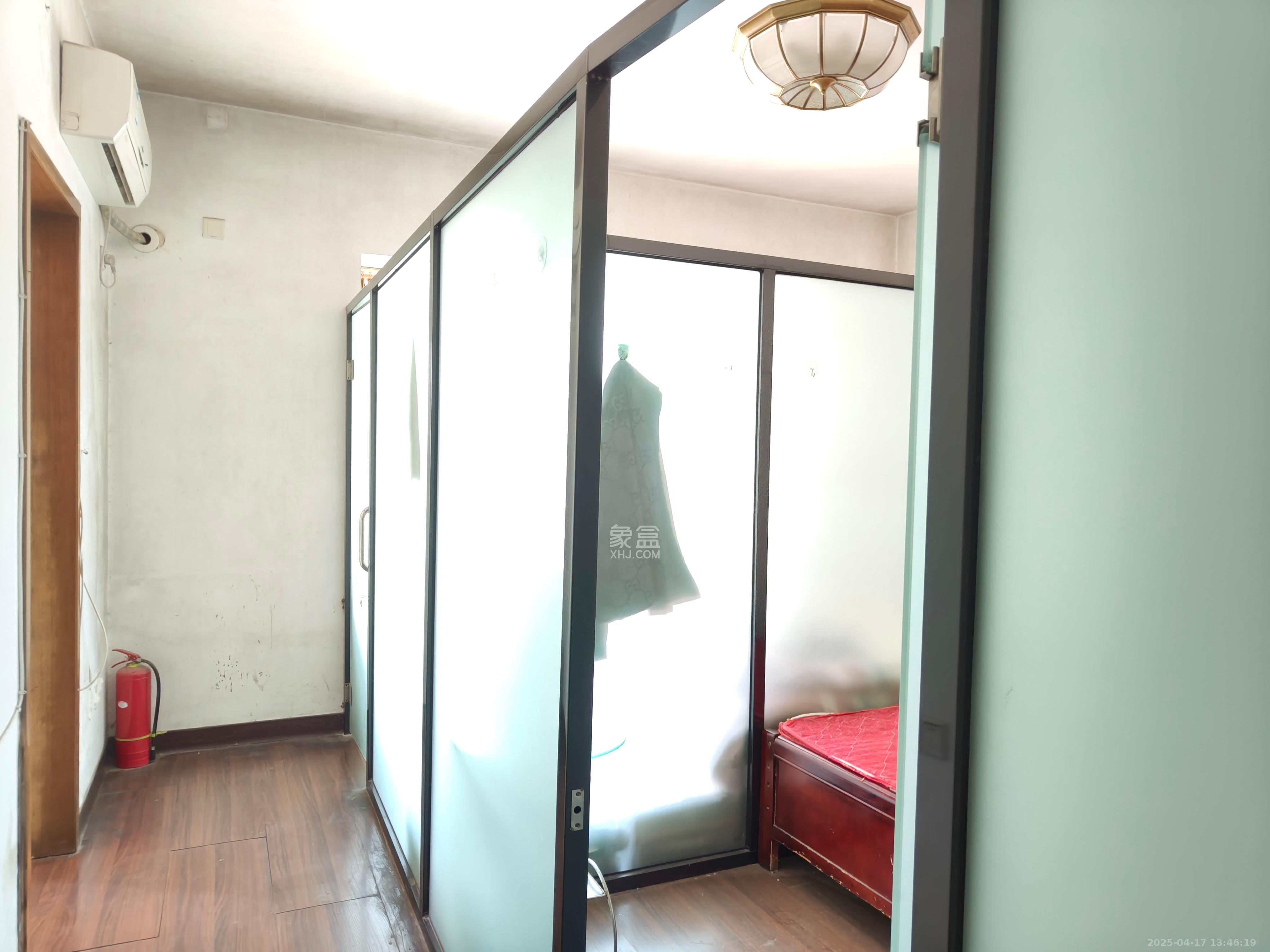 兴汉大厦 3室2厅2卫 3800.0元/月 兴汉大厦 3室2厅2卫 3800.0元/月室内图