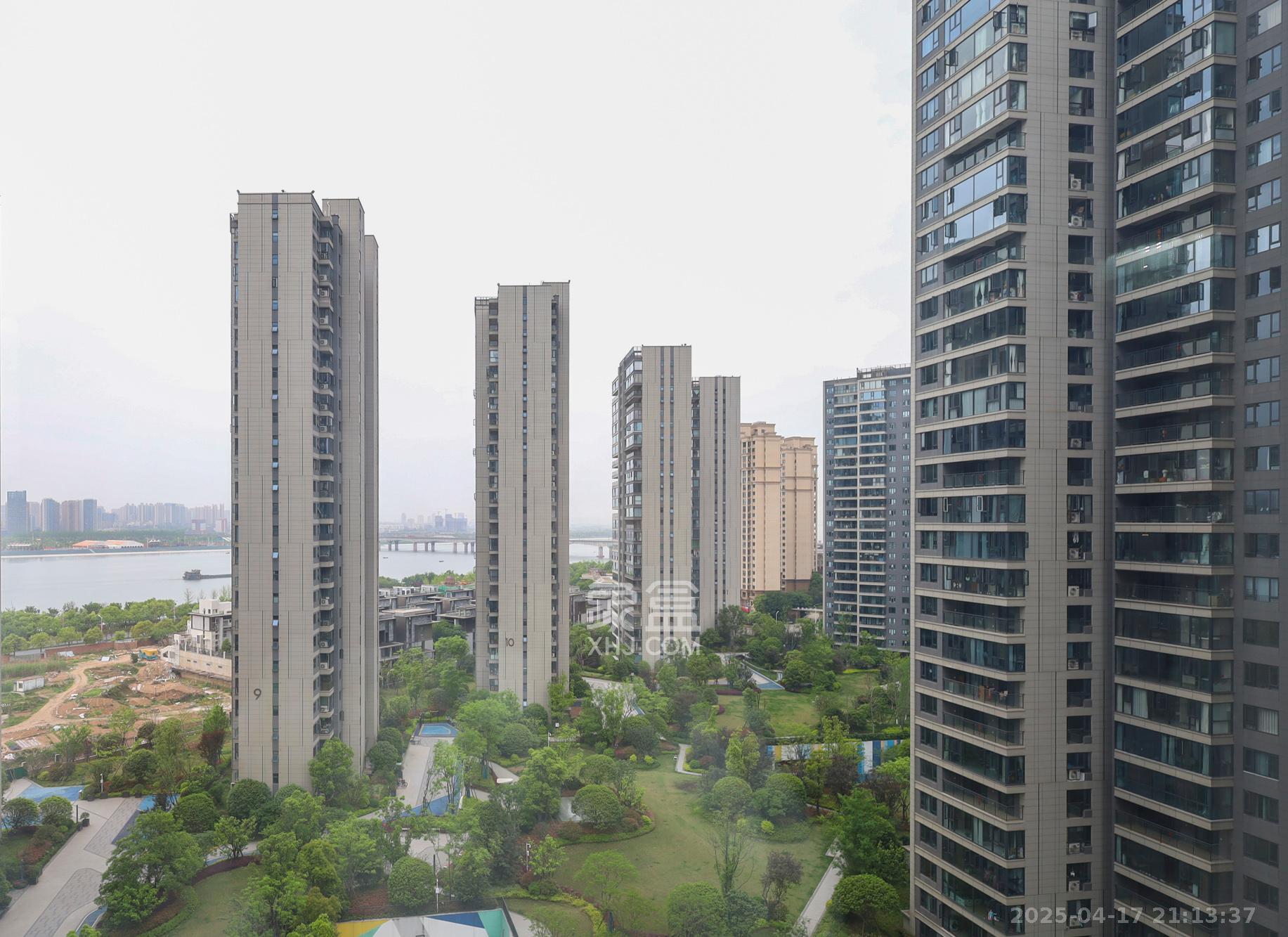 长沙万境潇湘  5室2厅2卫   298.60万其他