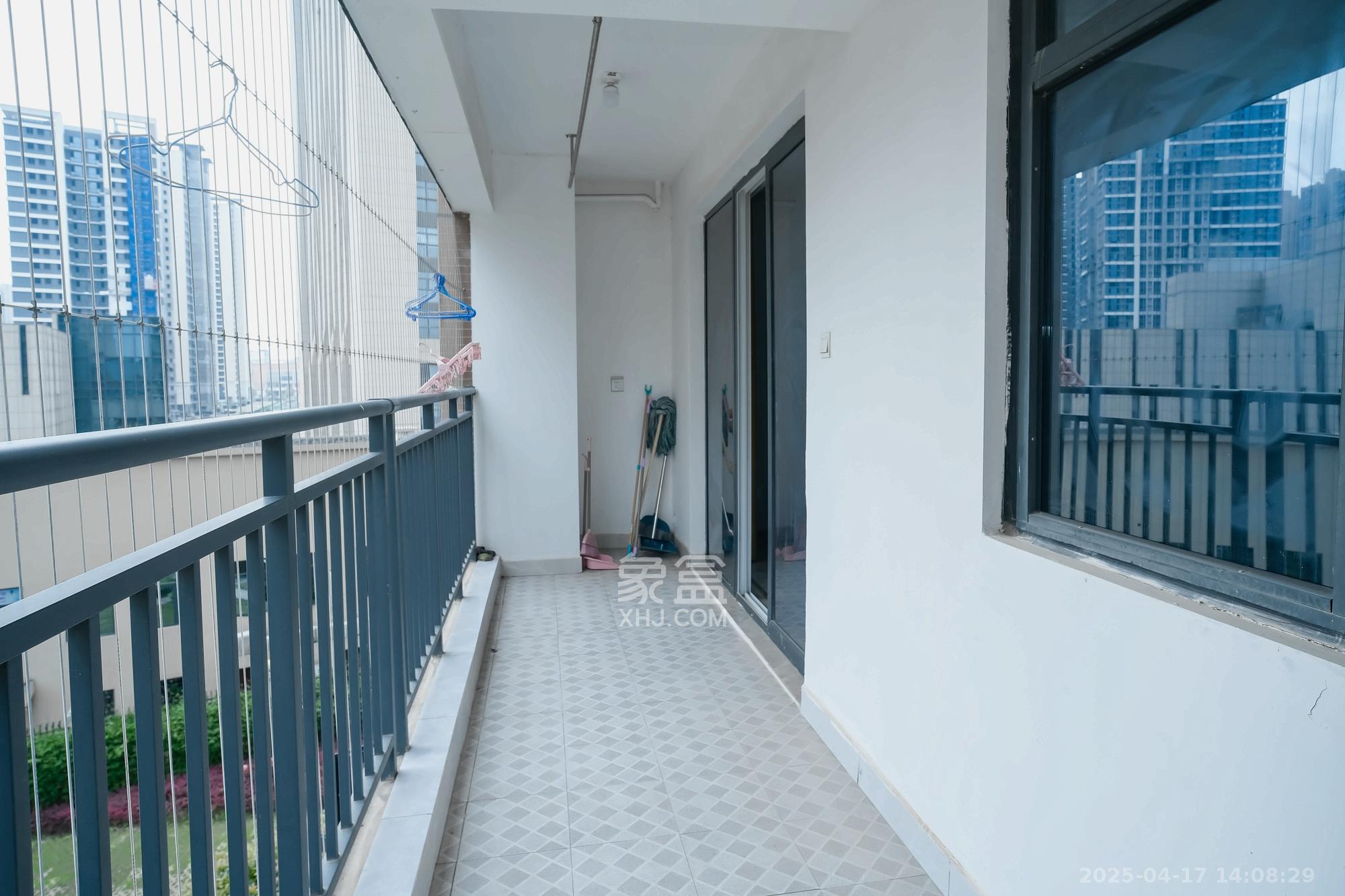 和悦城(蟠龙景苑) 3室2厅2卫 62.0万 和悦城(蟠龙景苑) 3室2厅2卫 62.0万阳台