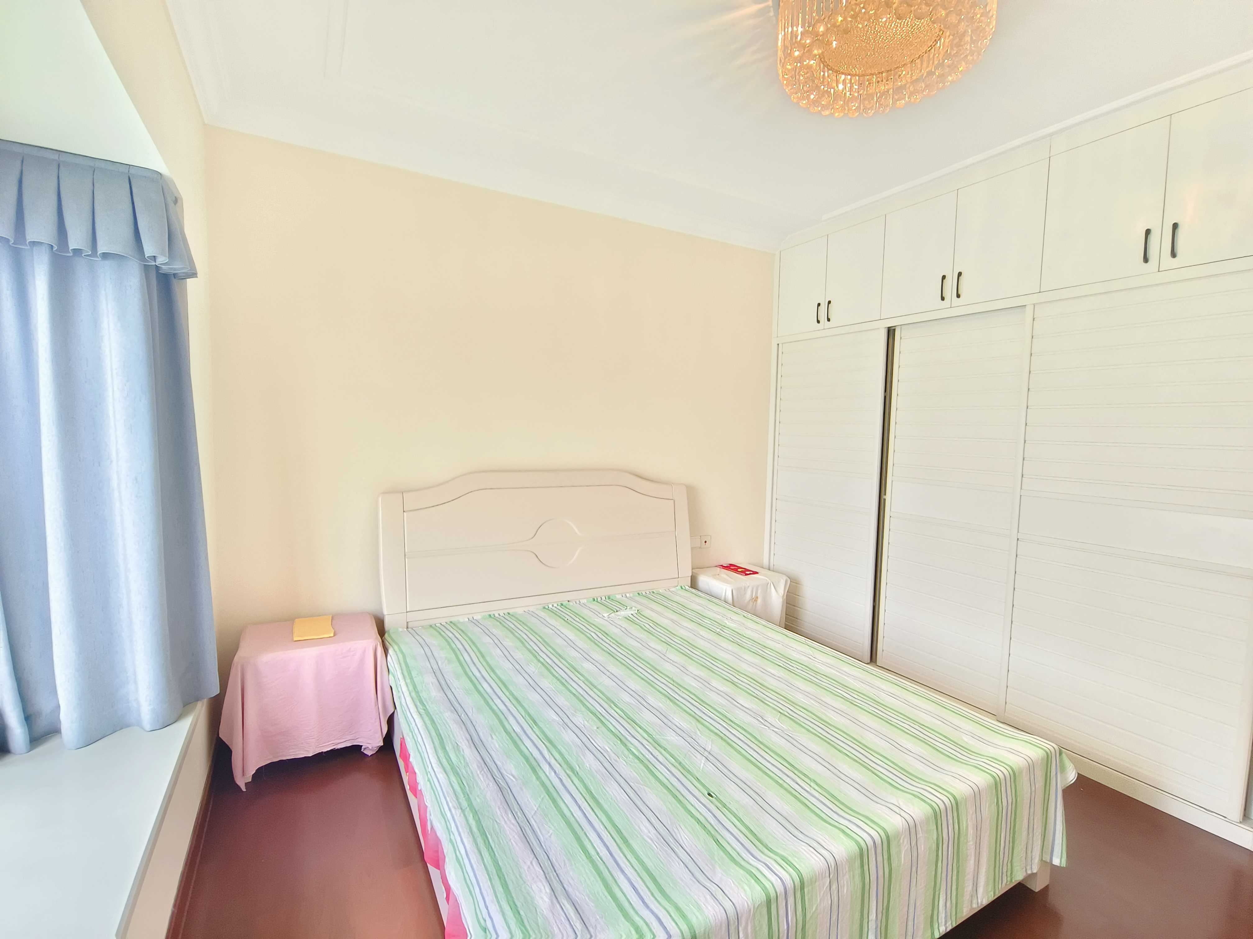 恒大华府 3室2厅2卫 2400.0元/月 恒大华府 3室2厅2卫 2400.0元/月室内图