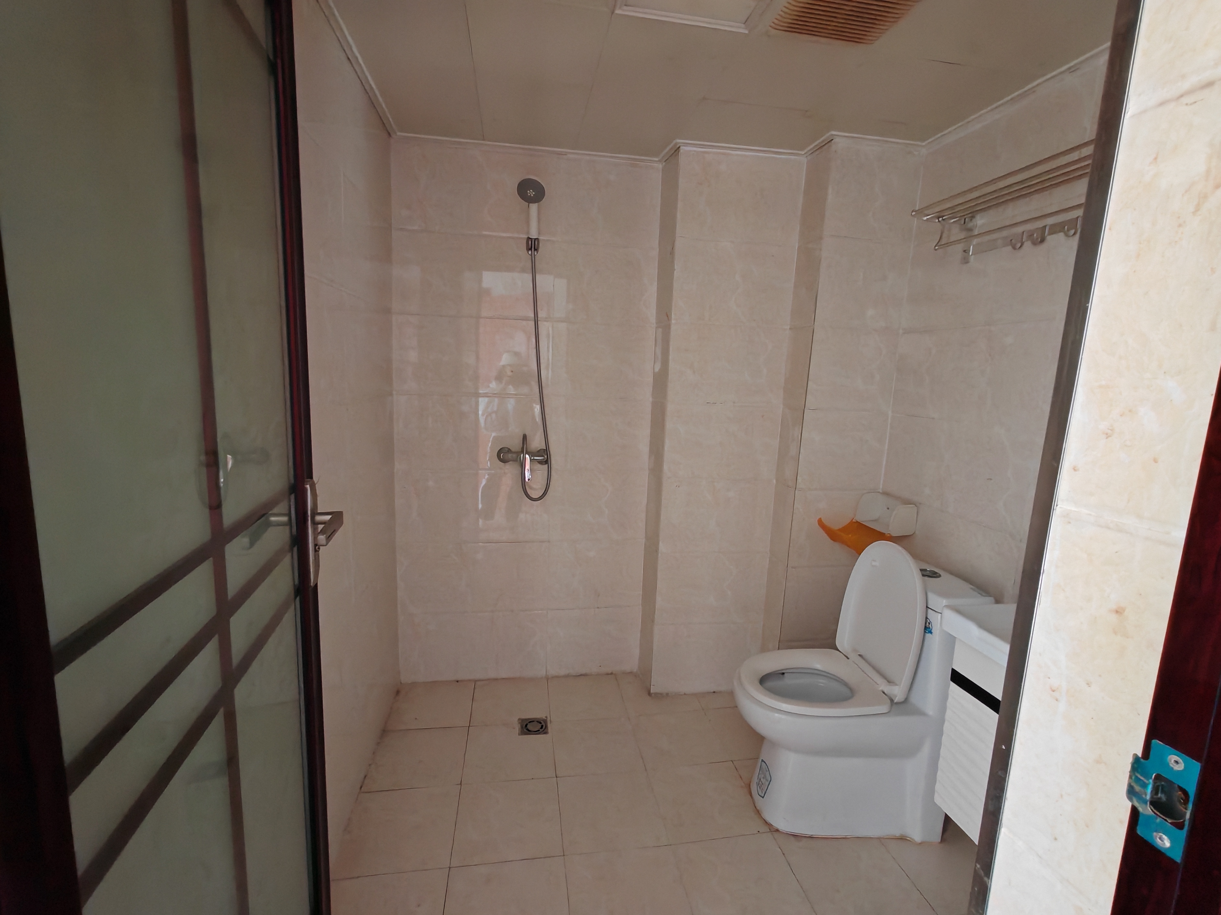 南门口安置小区一期 3室2厅2卫 1900.0元/月 南门口安置小区一期 3室2厅2卫 1900.0元/月室内图