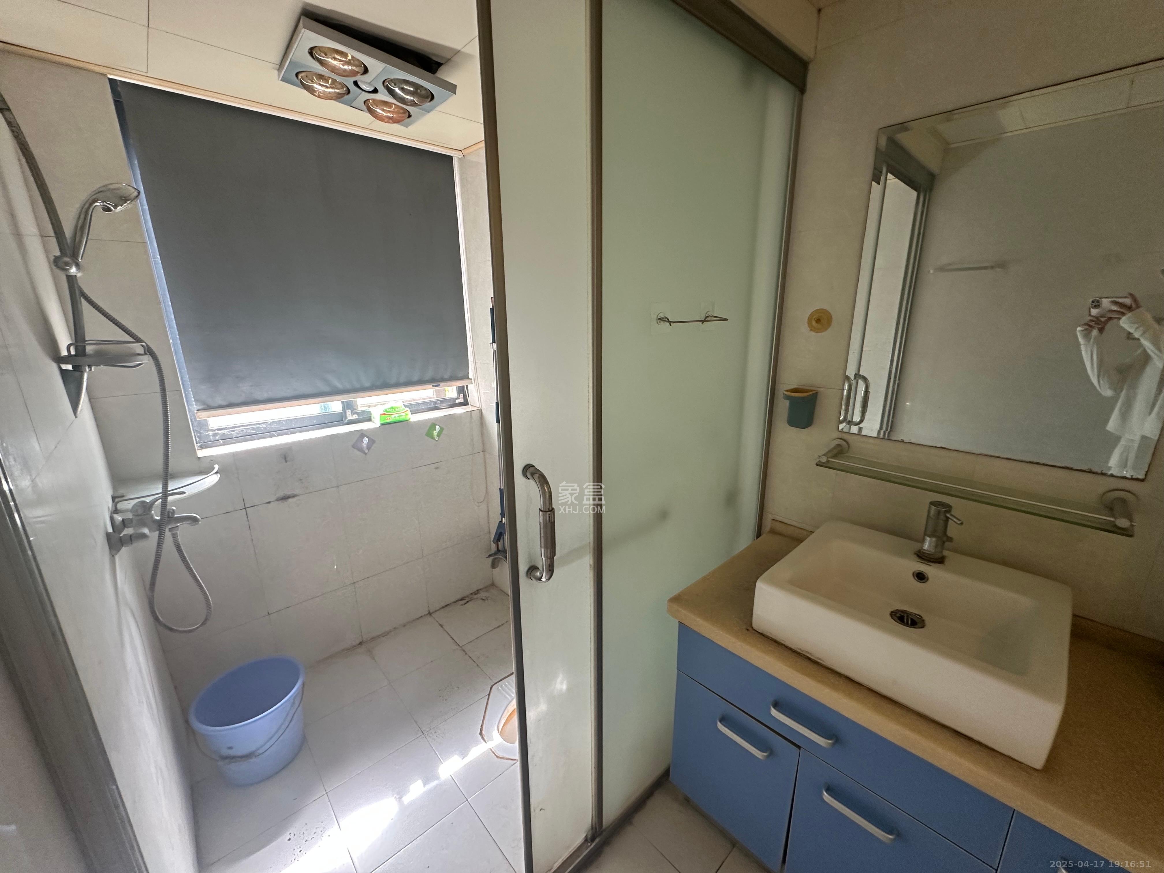 金凤滩家园 3室2厅1卫 2100.0元/月 金凤滩家园 3室2厅1卫 2100.0元/月室内图