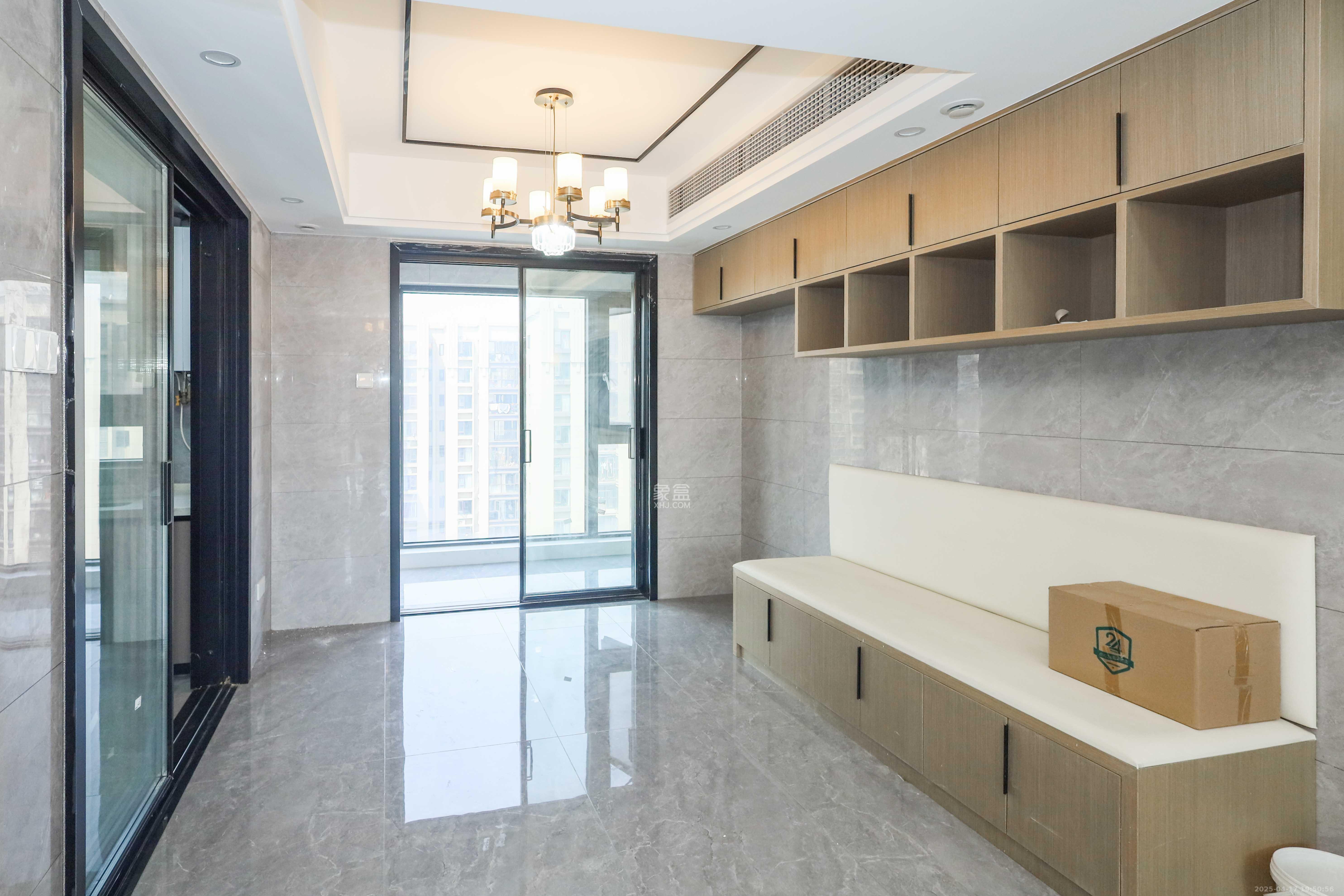 中国铁建梅溪青秀三期  4室2厅2卫   239.00万其他