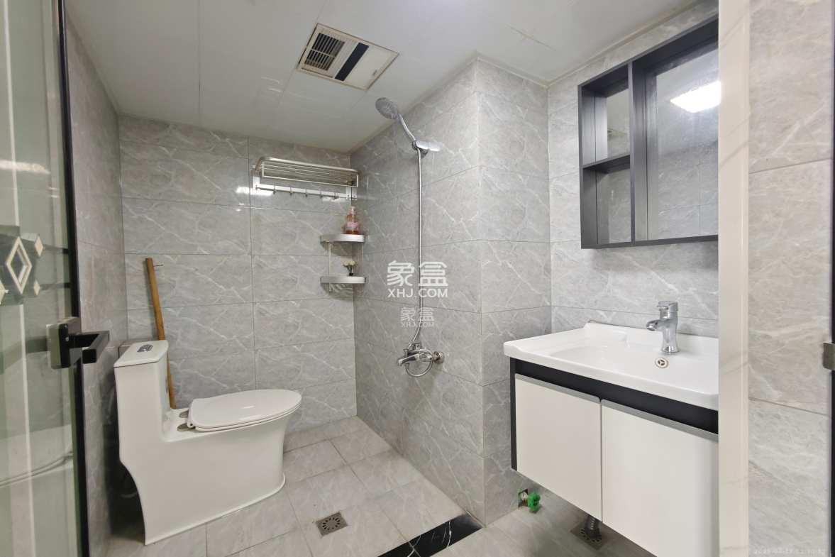 万科金色麦田 3室1厅2卫 2500.0元/月 万科金色麦田 3室1厅2卫 2500.0元/月室内图