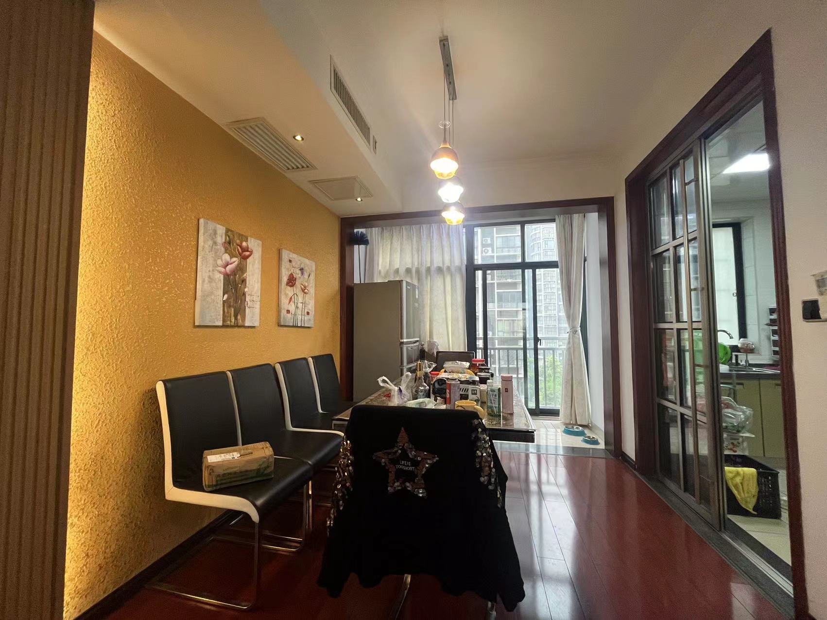 世纪嘉苑 4室2厅1卫 2200.0元/月 世纪嘉苑 4室2厅1卫 2200.0元/月室内图