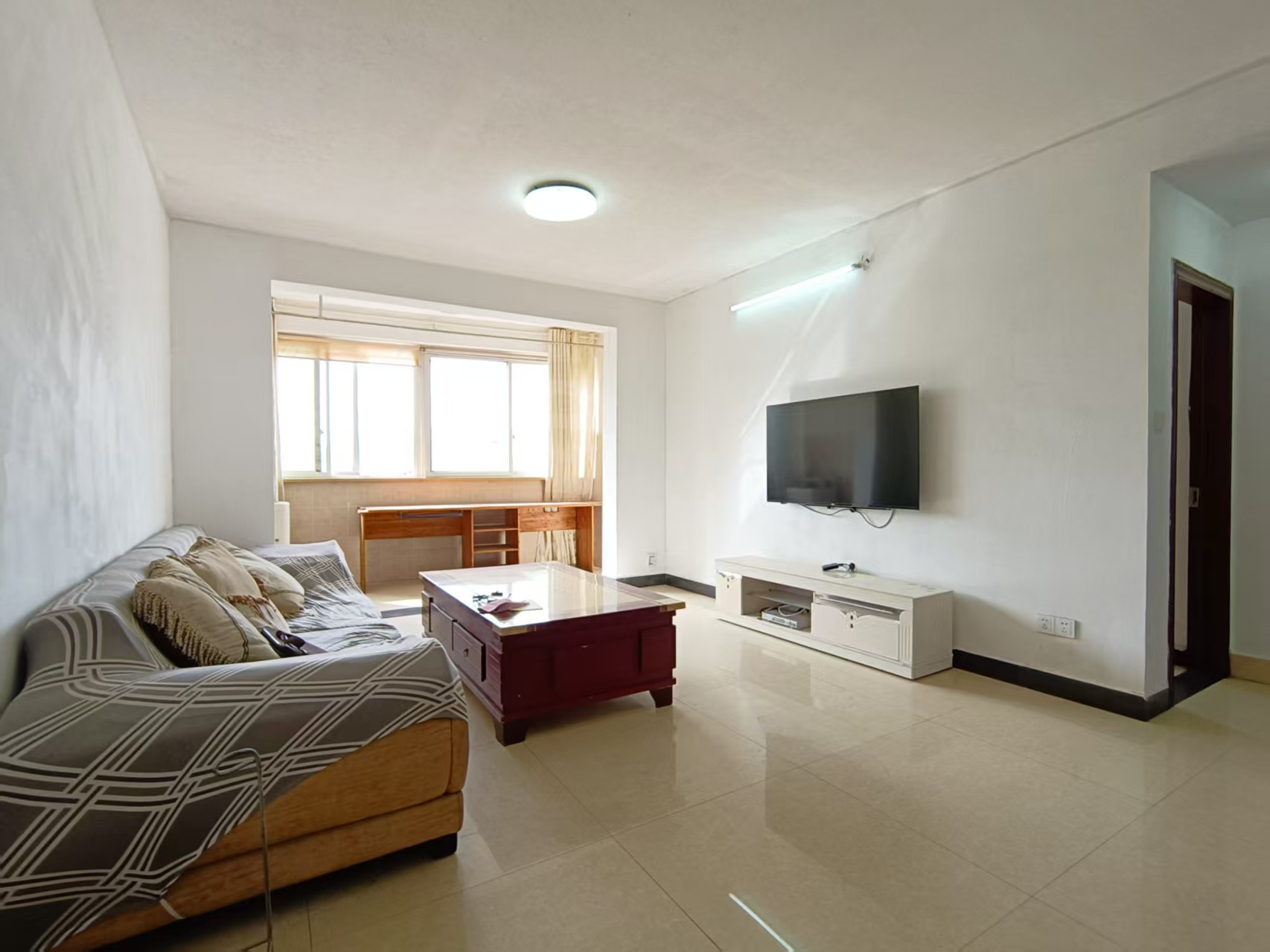 万城国际  2室1厅1卫    1200.0元/月 万城国际  2室1厅1卫    1200.0元/月