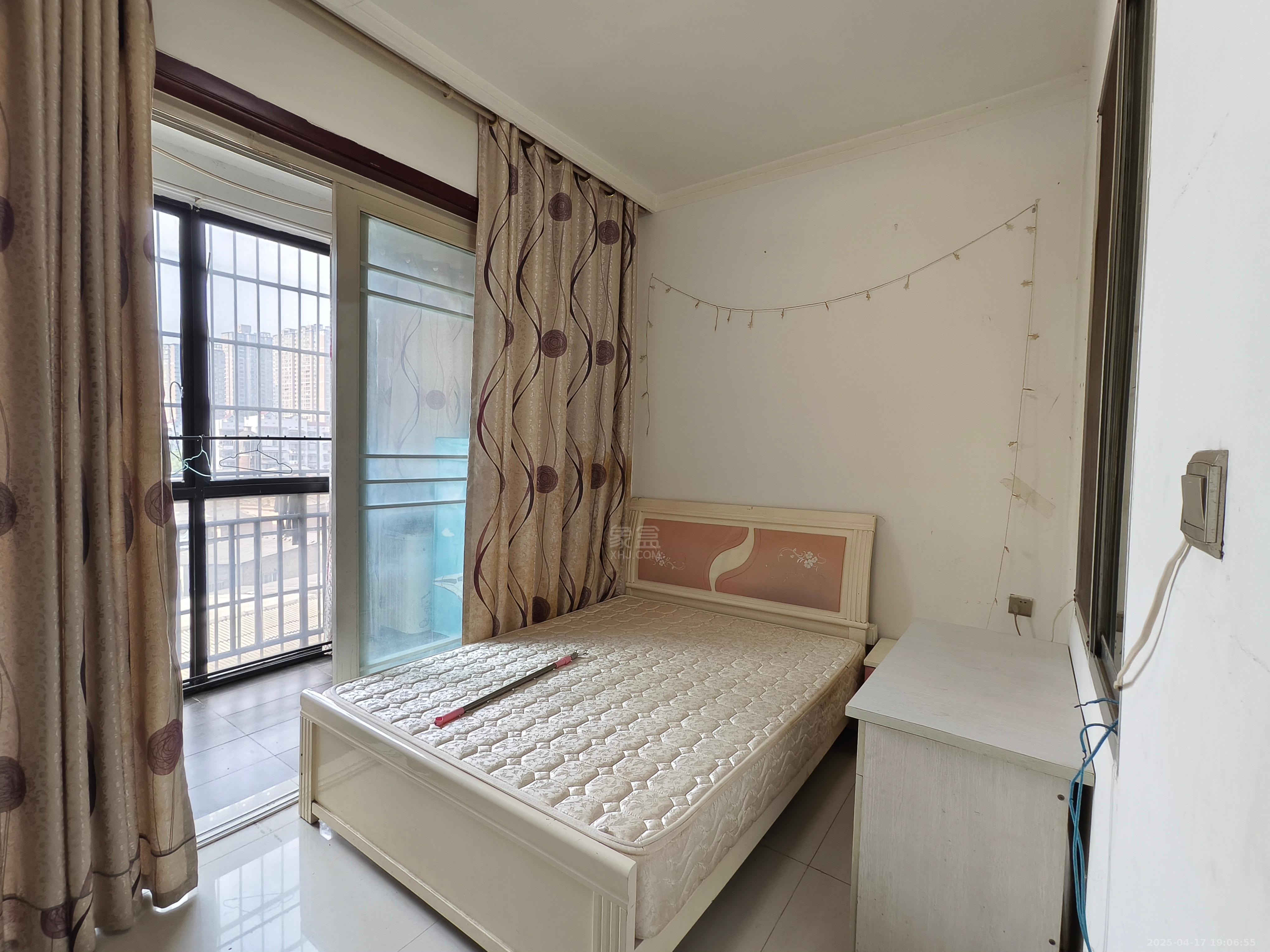 水岸春天 1室1厅1卫 1100.0元/月 水岸春天 1室1厅1卫 1100.0元/月室内图