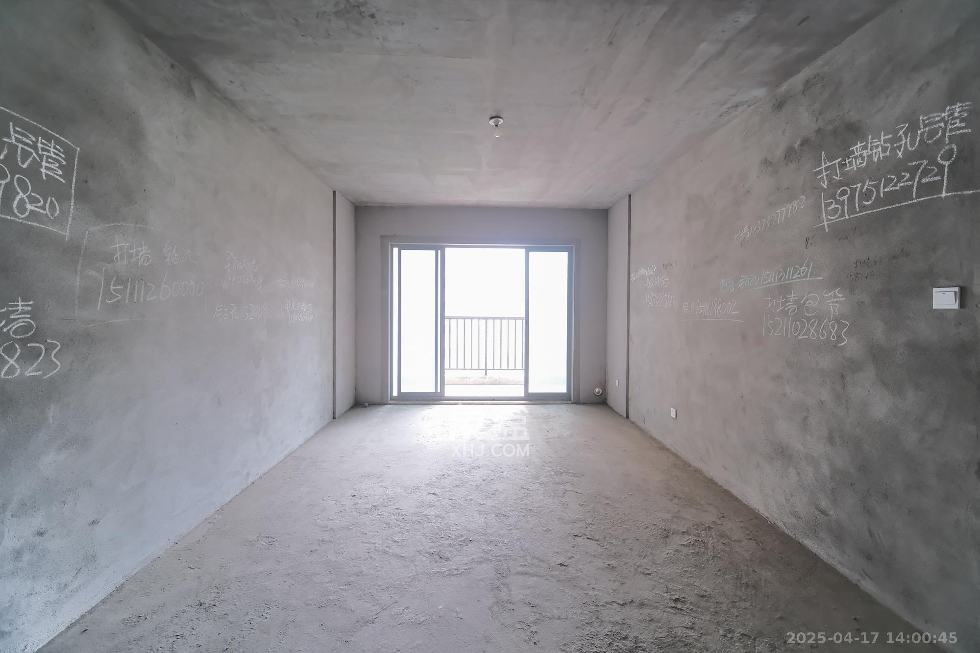 湖湘奥林匹克花园 3室2厅1卫 57.0万 湖湘奥林匹克花园 3室2厅1卫 57.0万客厅