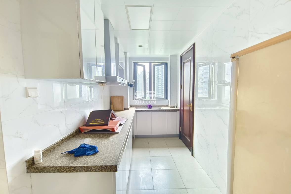 恒大华府 3室2厅2卫 2400.0元/月 恒大华府 3室2厅2卫 2400.0元/月室内图