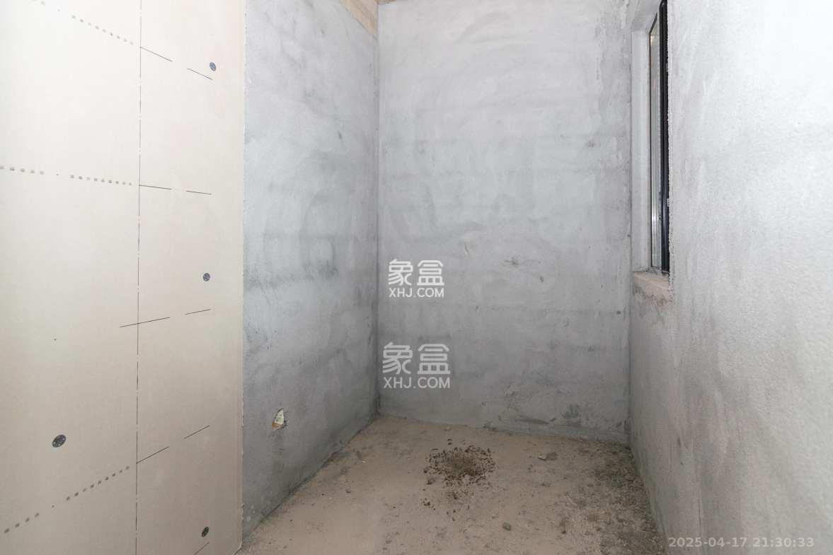 润和雅郡(润和紫郡六期) 4室2厅2卫 120.8万 润和雅郡(润和紫郡六期) 4室2厅2卫 120.8万卧室