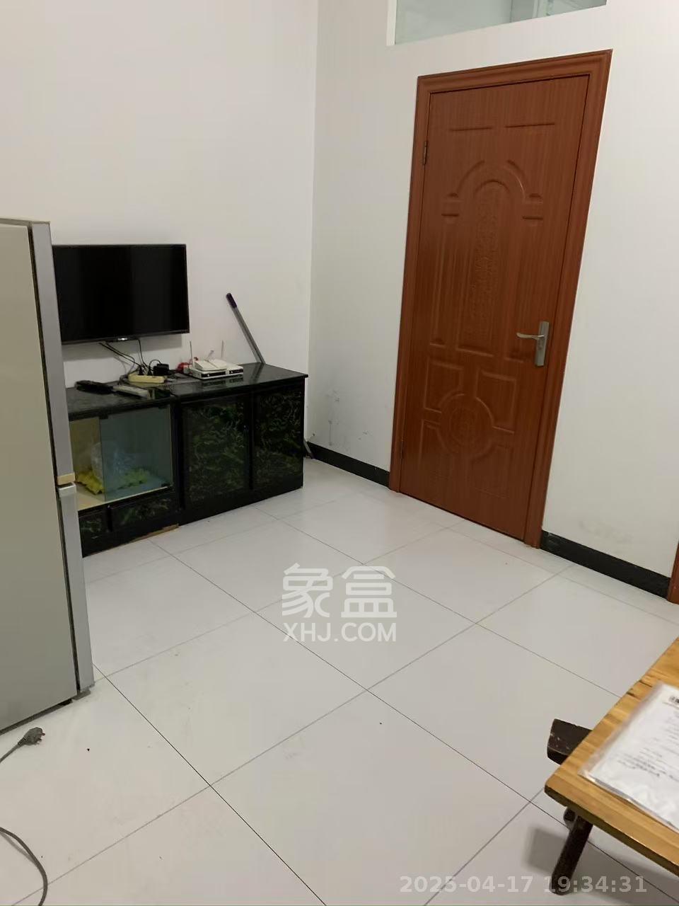 骑龙安置小区  2室1厅1卫   1300.00元/月