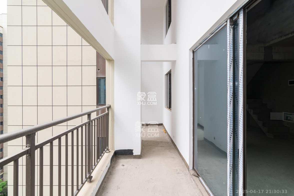 润和雅郡(润和紫郡六期) 4室2厅2卫 120.8万 润和雅郡(润和紫郡六期) 4室2厅2卫 120.8万阳台