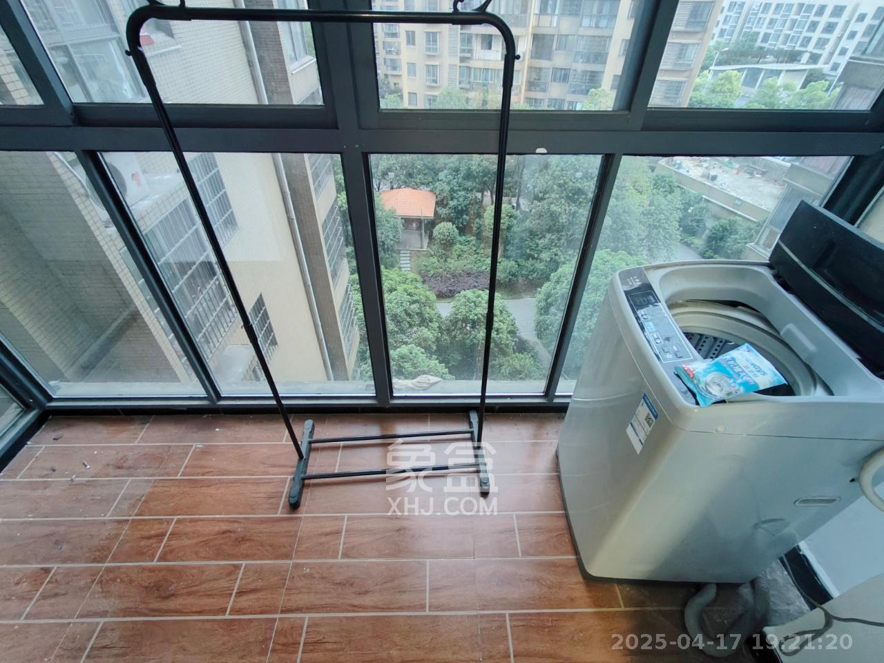 阳光晶城 4室2厅2卫 2600.0元/月 阳光晶城 4室2厅2卫 2600.0元/月室内图