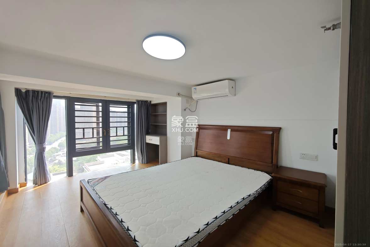 万科金色麦田 3室1厅2卫 2500.0元/月 万科金色麦田 3室1厅2卫 2500.0元/月室内图