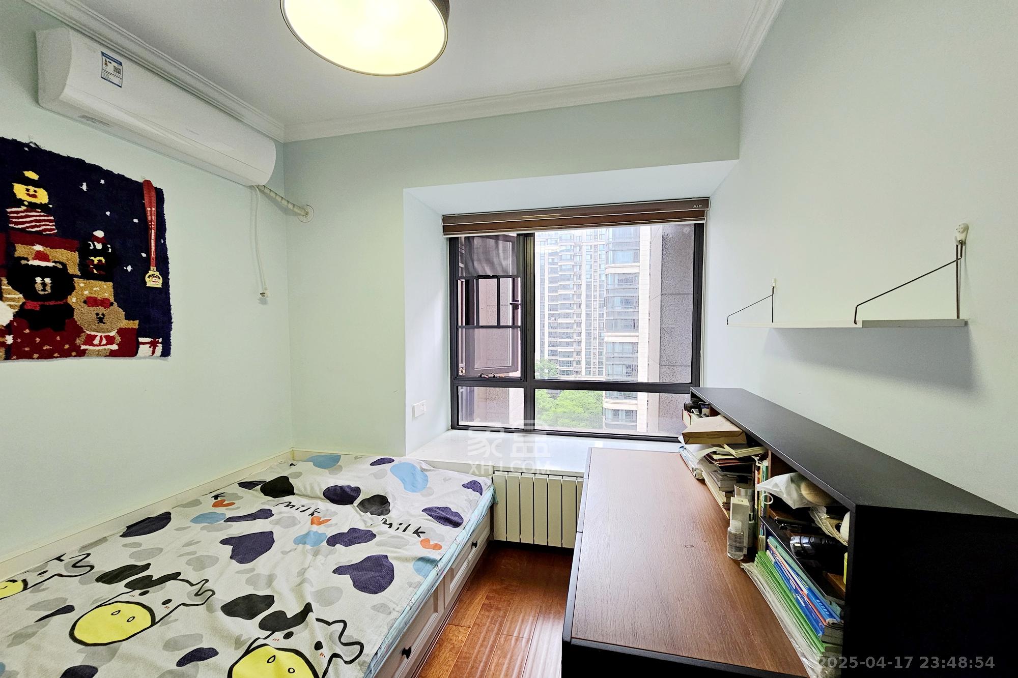 明昇壹城（明昇时代广场）一期  4室2厅1卫    228.0万卧室