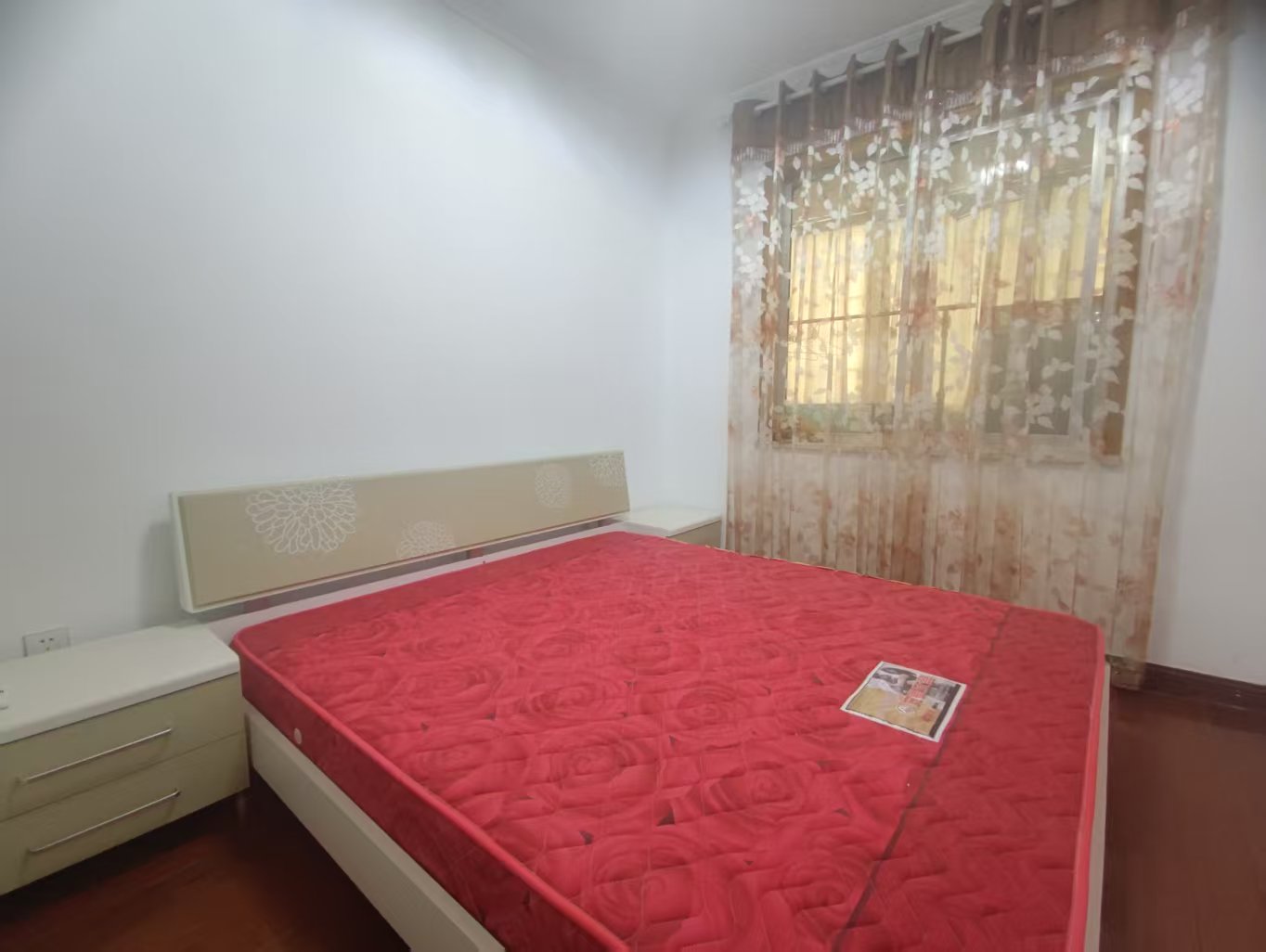 银色现代城 3室2厅2卫 1700.0元/月 银色现代城 3室2厅2卫 1700.0元/月室内图