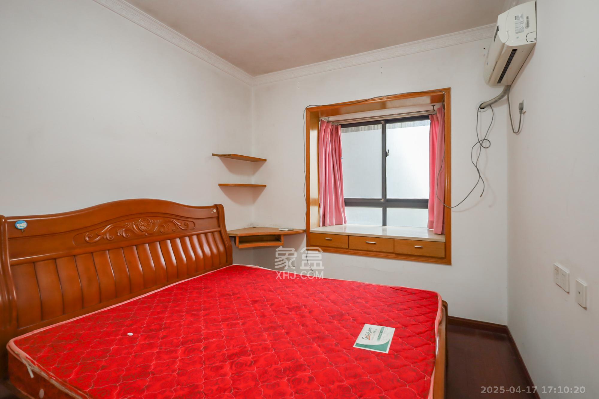 天骄福邸  2室2厅1卫    85.0万 天骄福邸  2室2厅1卫    85.0万卧室