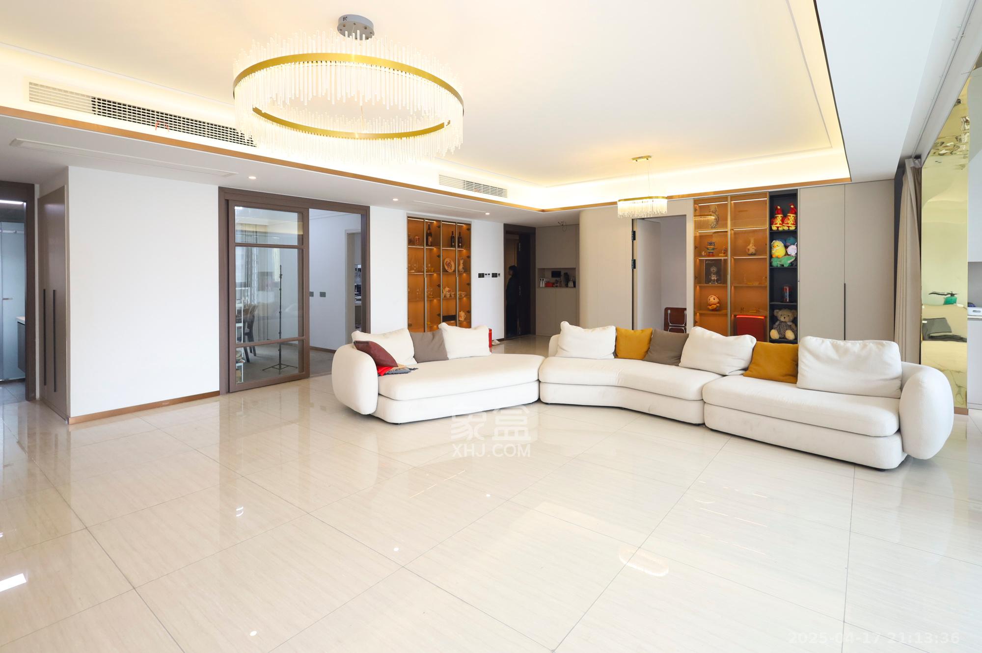 长沙万境潇湘 5室2厅2卫 298.6万 长沙万境潇湘 5室2厅2卫 298.6万客厅