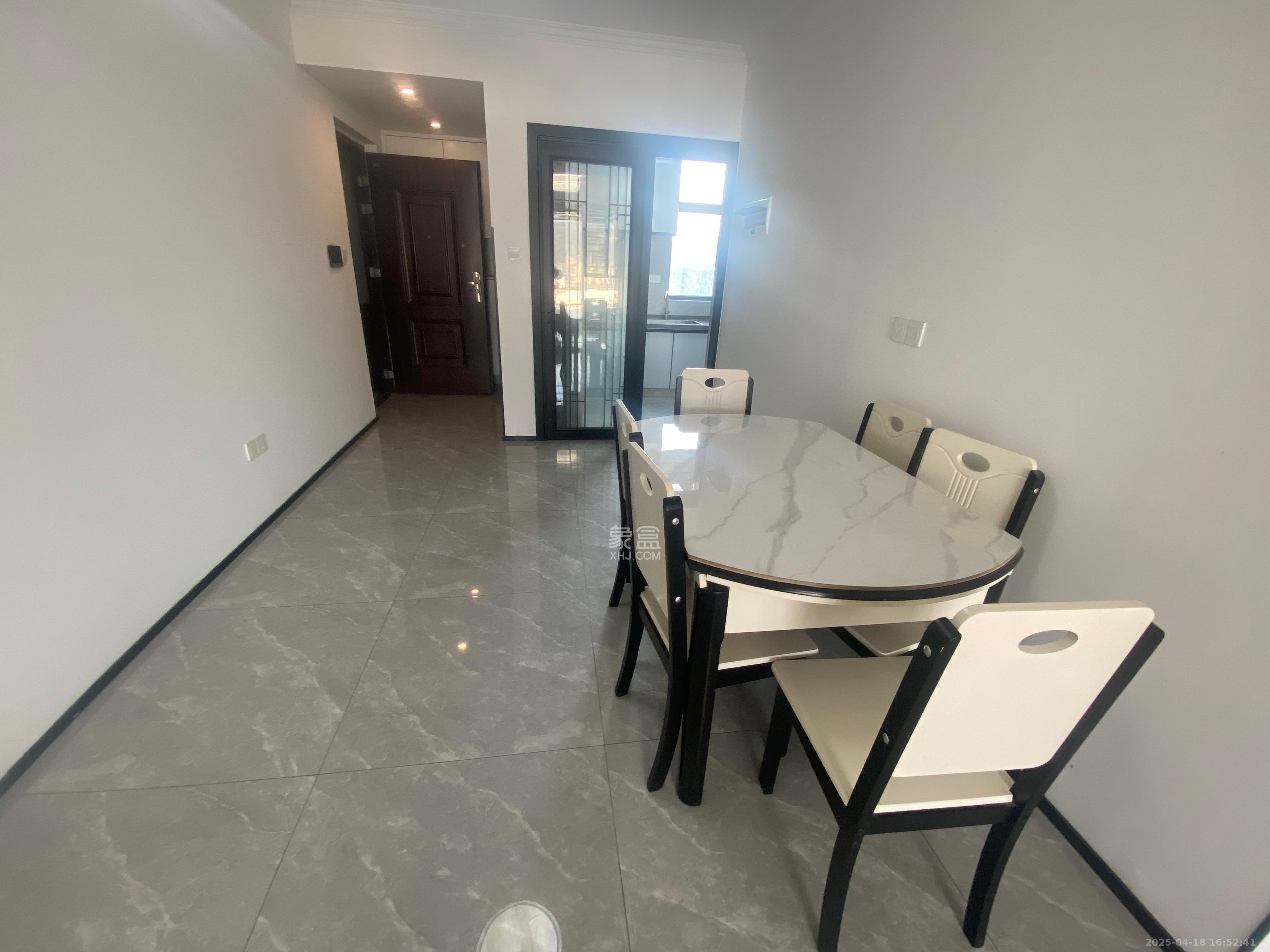 桃花嘉园 3室2厅2卫 2200.0元/月 桃花嘉园 3室2厅2卫 2200.0元/月室内图