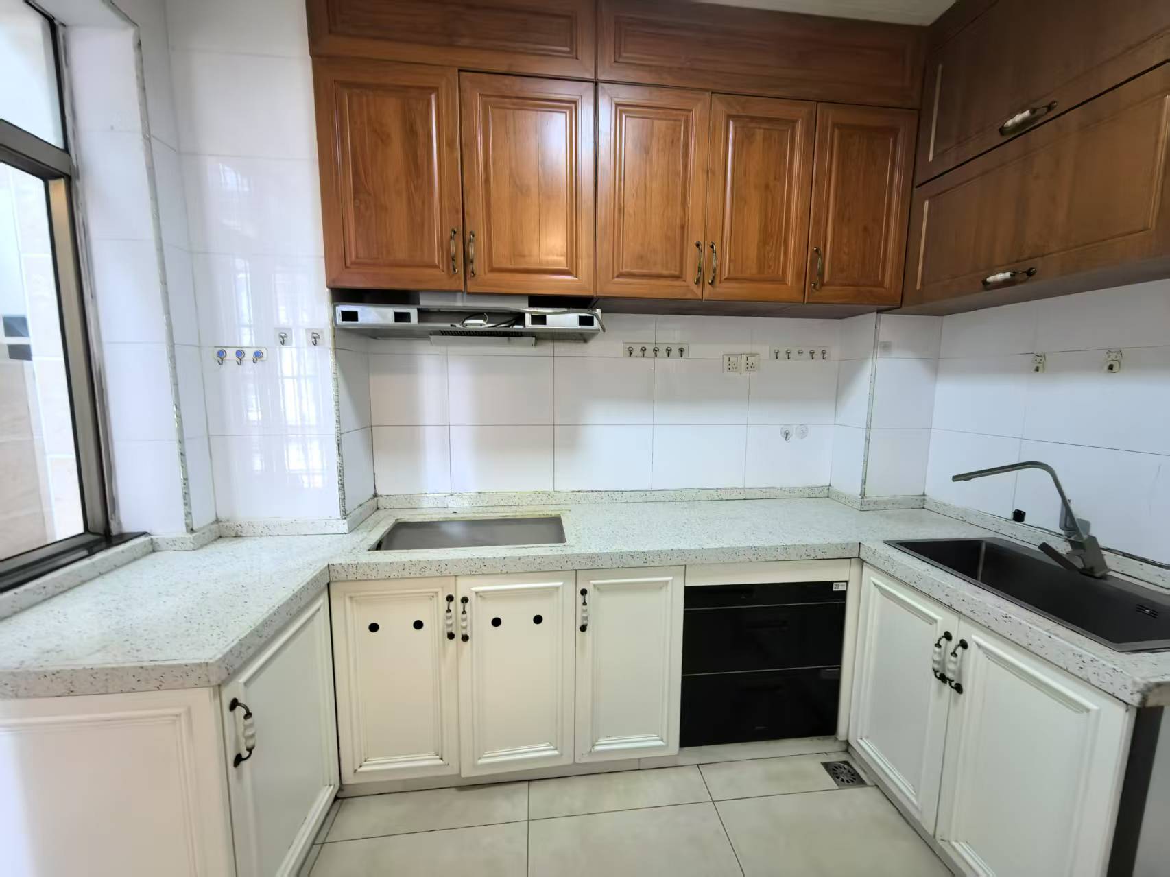 泉海好家园  3室2厅2卫    4000.0元/月 泉海好家园  3室2厅2卫    4000.0元/月室内图