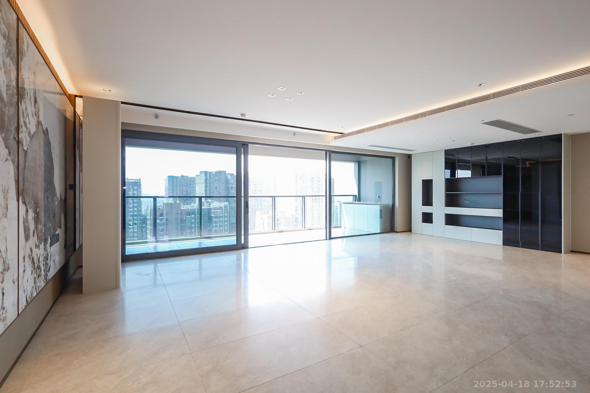 长沙悦府(华润万象城)  4室2厅3卫    618.0万 长沙悦府(华润万象城)  4室2厅3卫    618.0万客厅