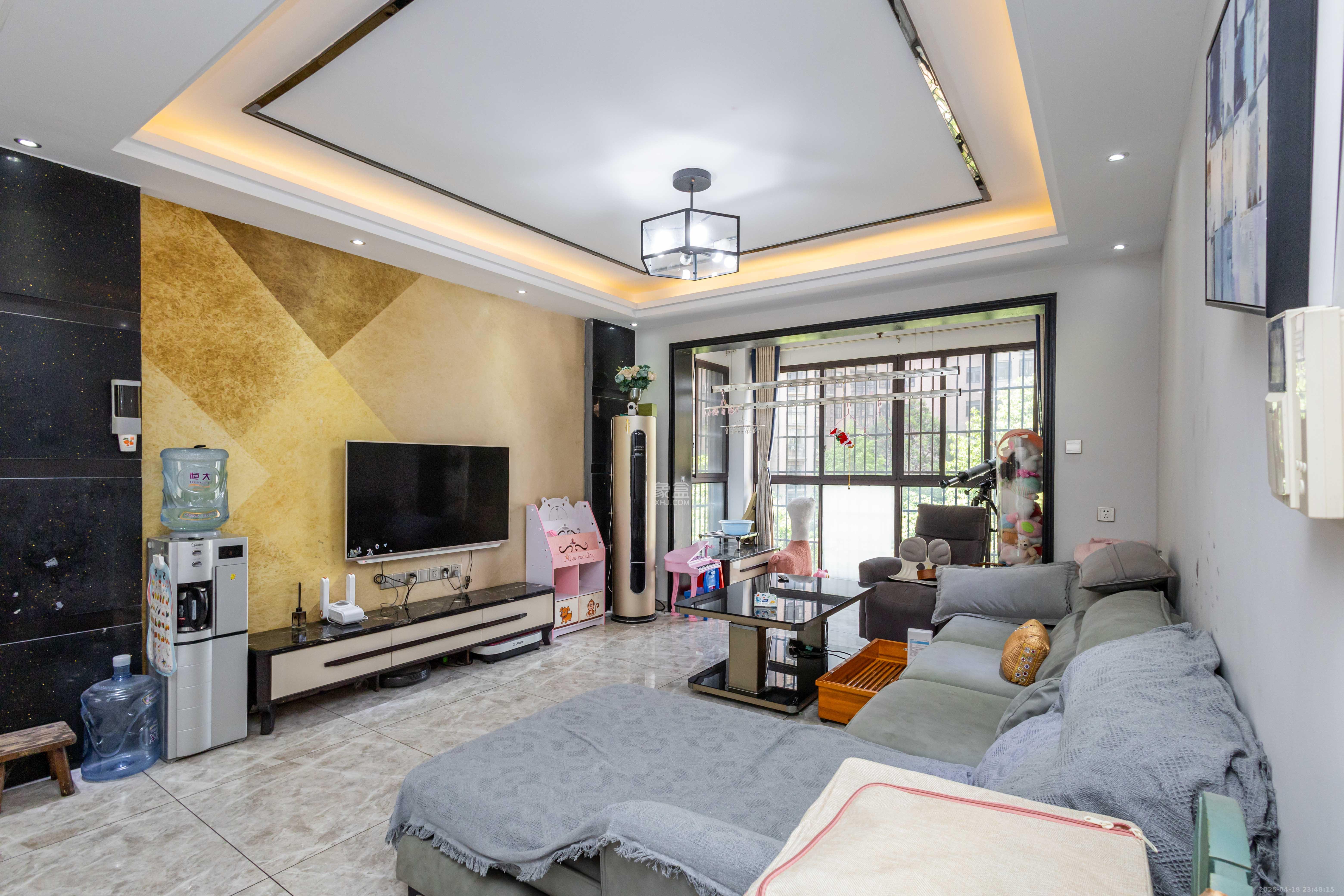 康桥长郡 4室2厅2卫 98.0万 康桥长郡 4室2厅2卫 98.0万客厅