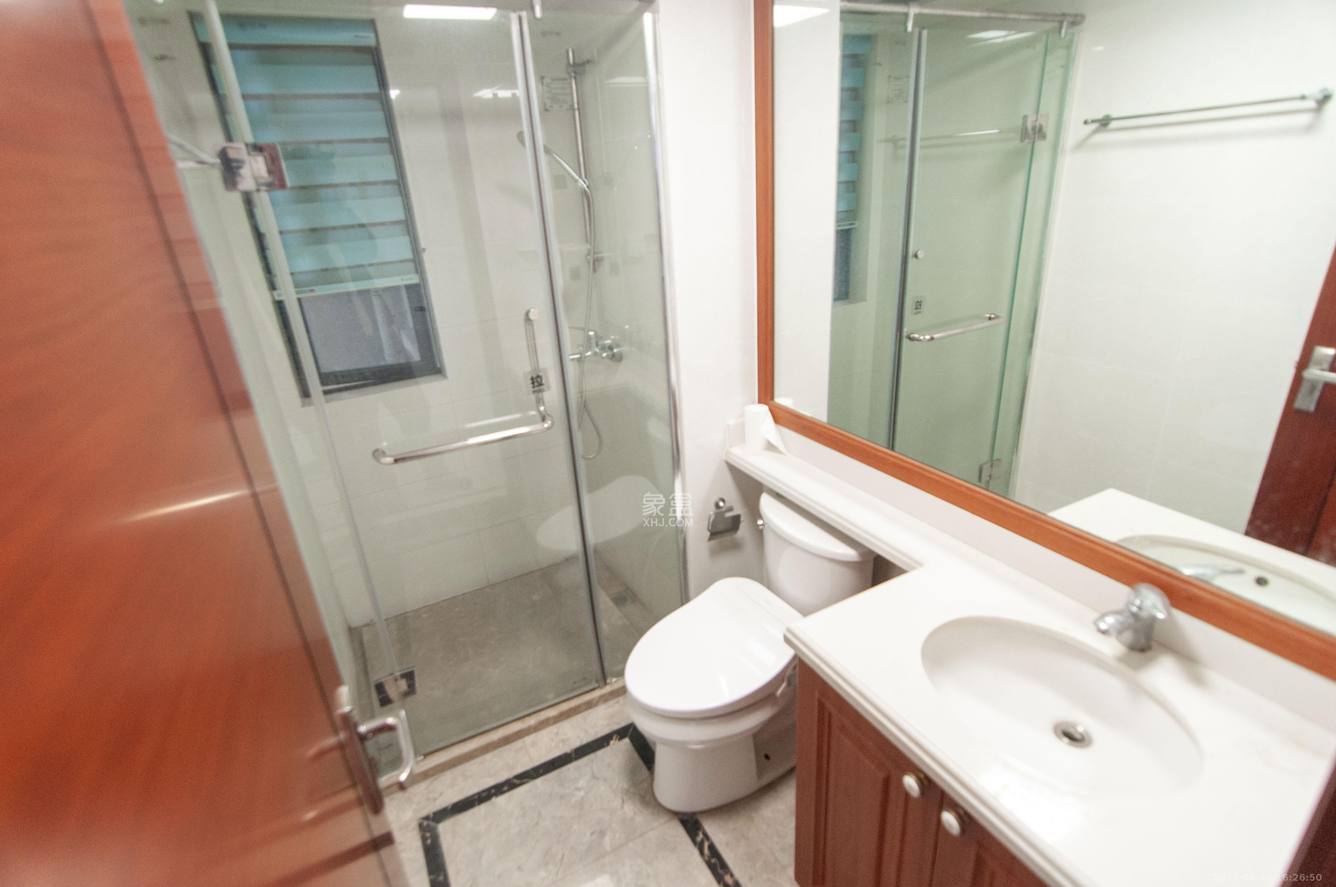 中海梅溪湖壹号  3室2厅2卫    159.0万 中海梅溪湖壹号  3室2厅2卫    159.0万卫生间