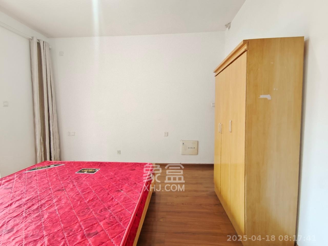 阳光100三期  1室1厅1卫   1600.00元/月室内图