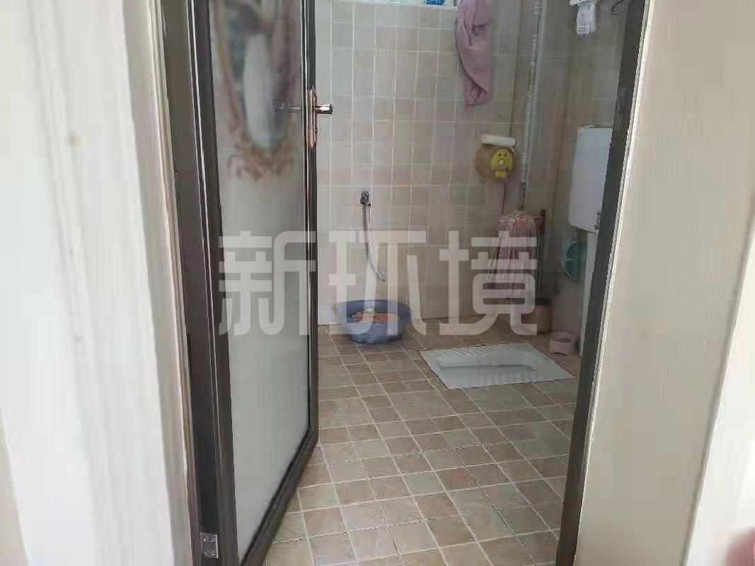 欣业家园  3室2厅2卫   70.00万客厅