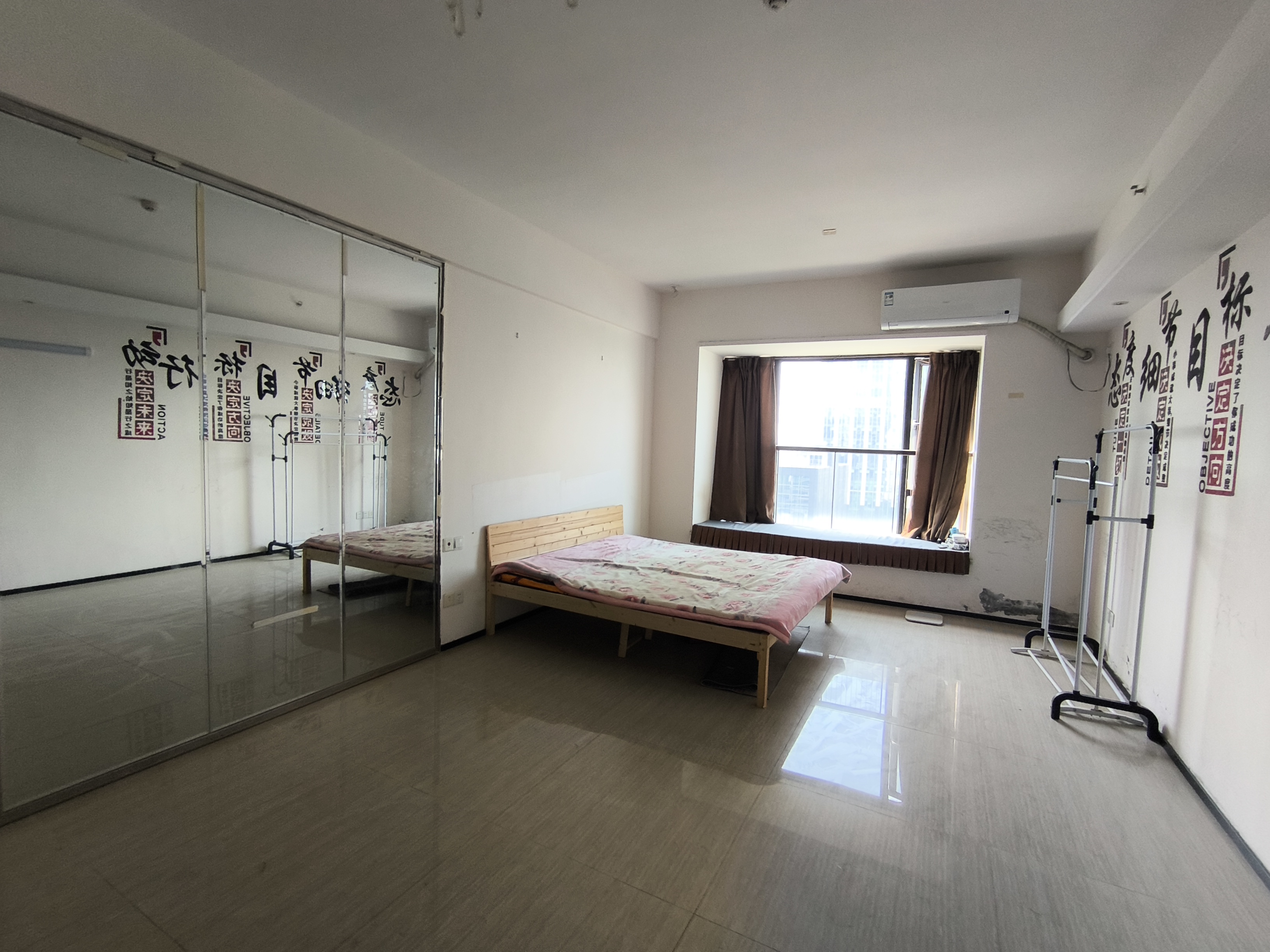 恒大绿洲 1室1厅1卫 1200.0元/月 恒大绿洲 1室1厅1卫 1200.0元/月室内图