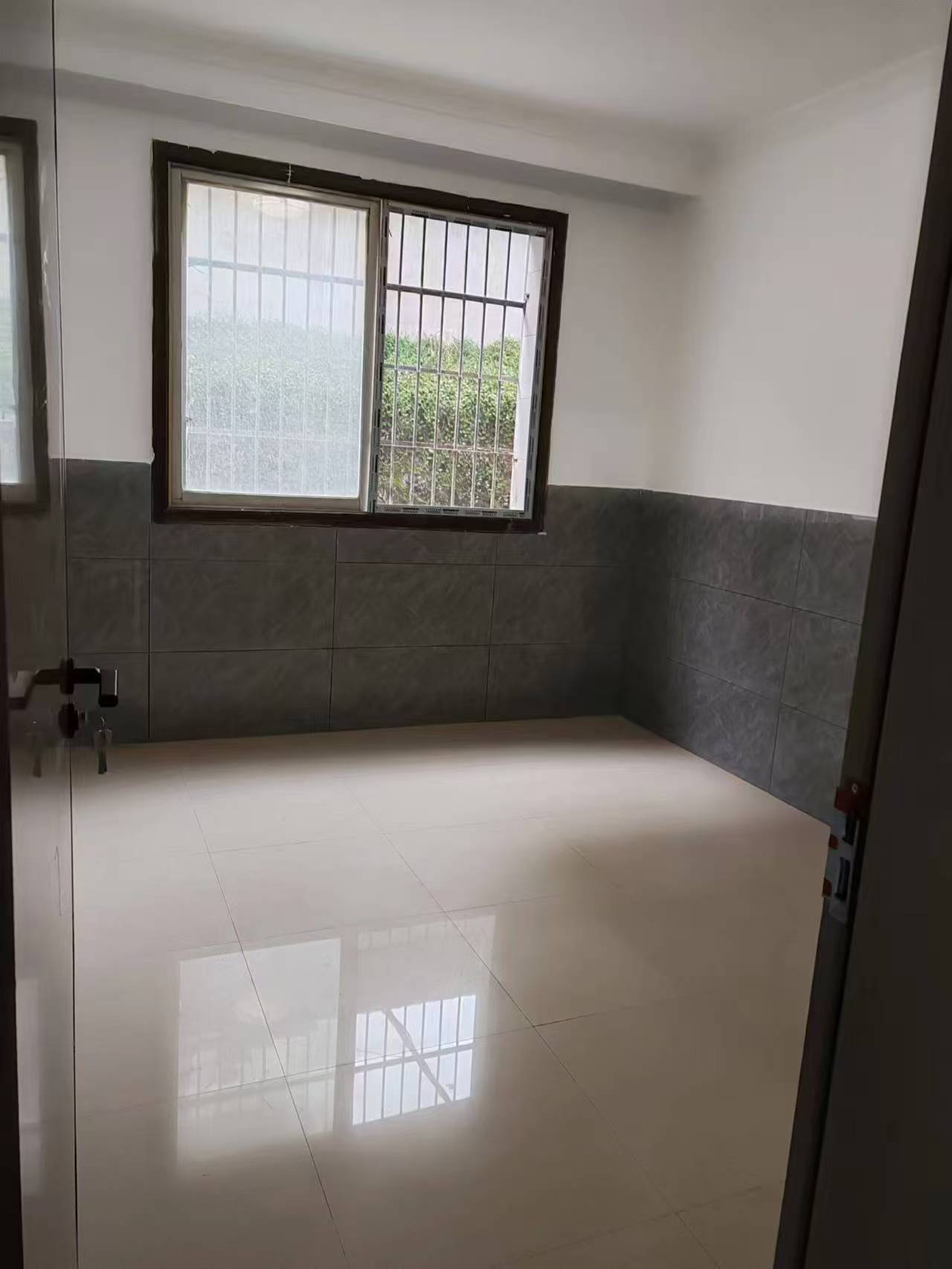 紫云小区 4室2厅2卫 1500.0元/月 紫云小区 4室2厅2卫 1500.0元/月室内图