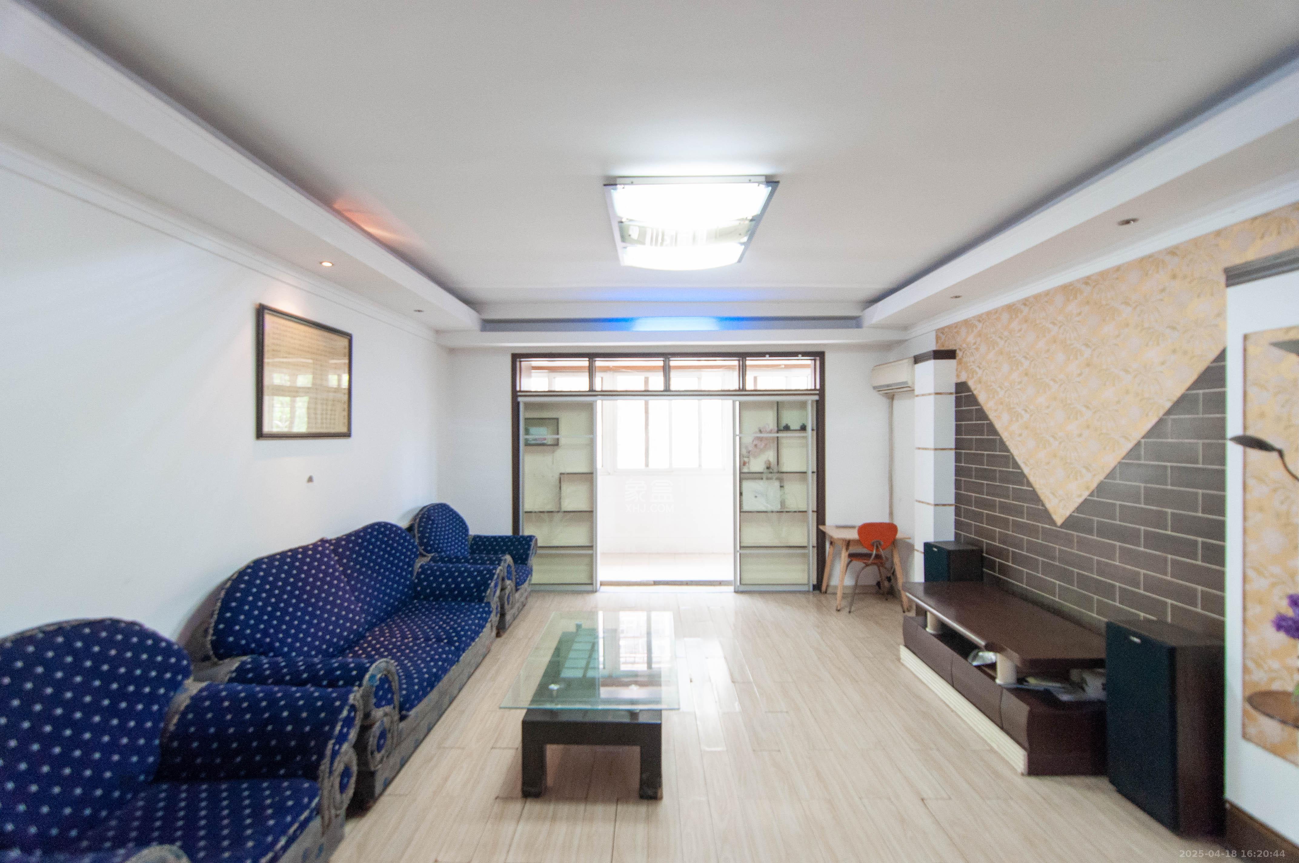 卓峰家园  3室2厅2卫    76.0万 卓峰家园  3室2厅2卫    76.0万