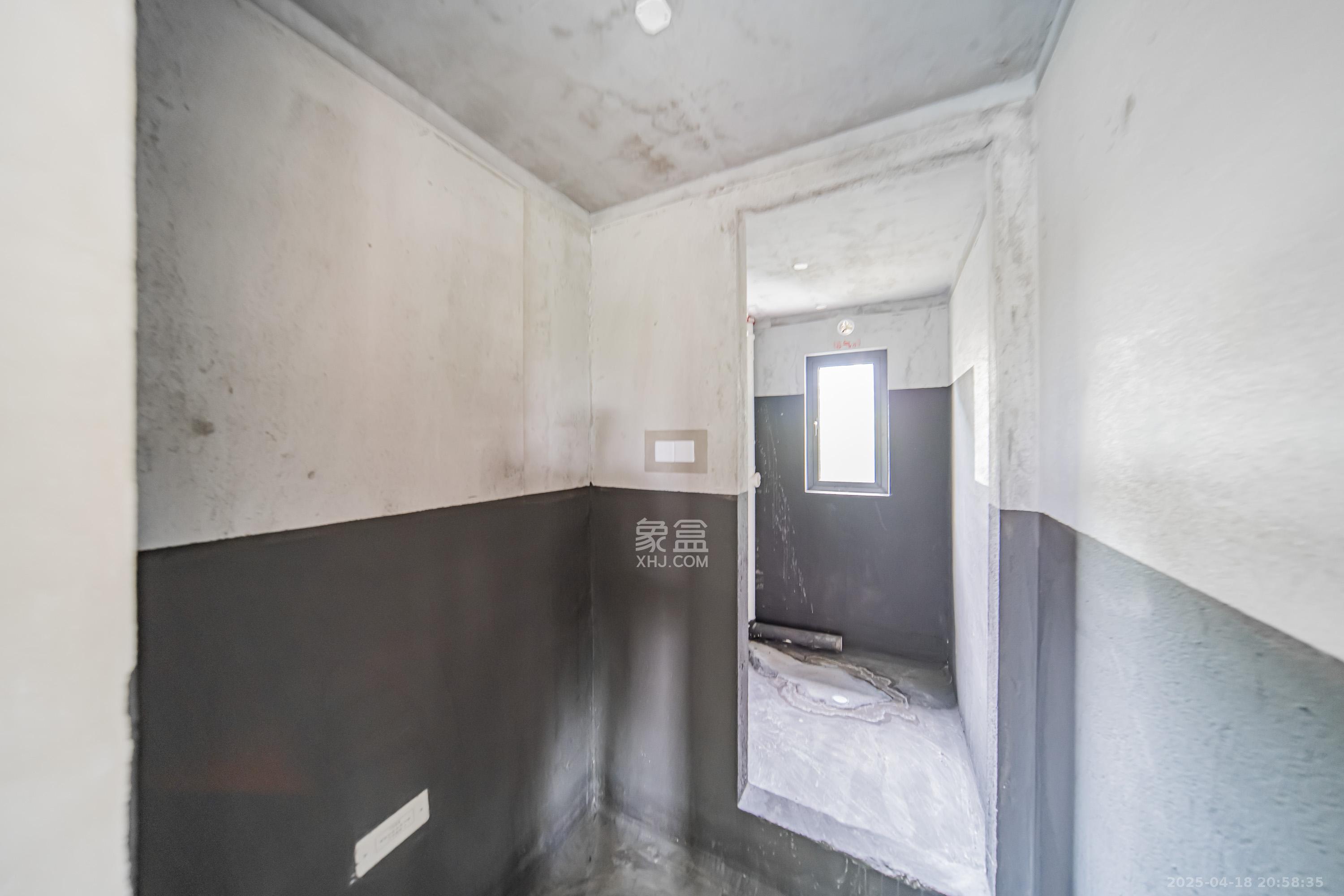 华润置地润樾府  4室2厅2卫    199.9万 华润置地润樾府  4室2厅2卫    199.9万卫生间