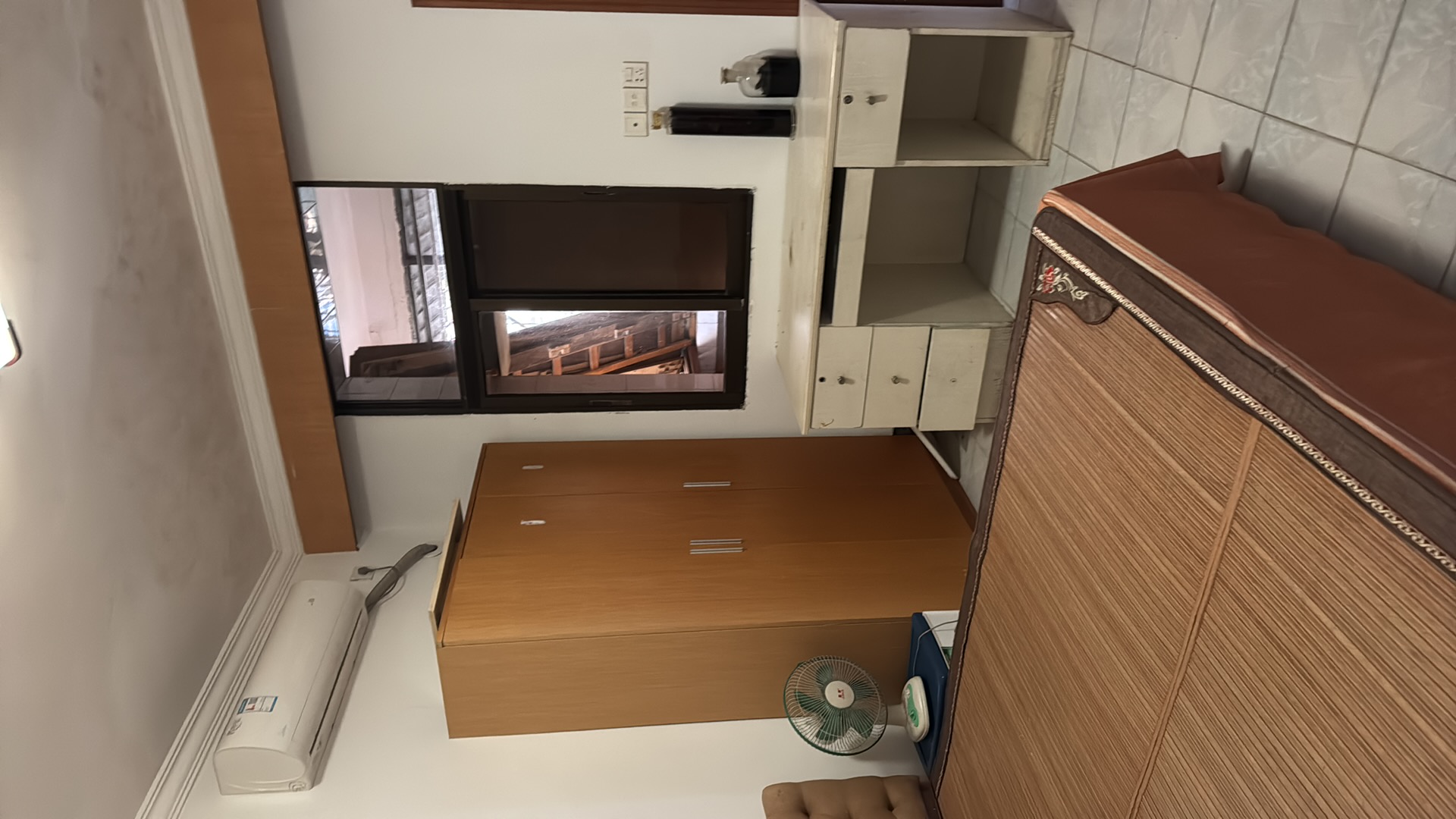 得利新村  3室2厅1卫   70.00万客厅