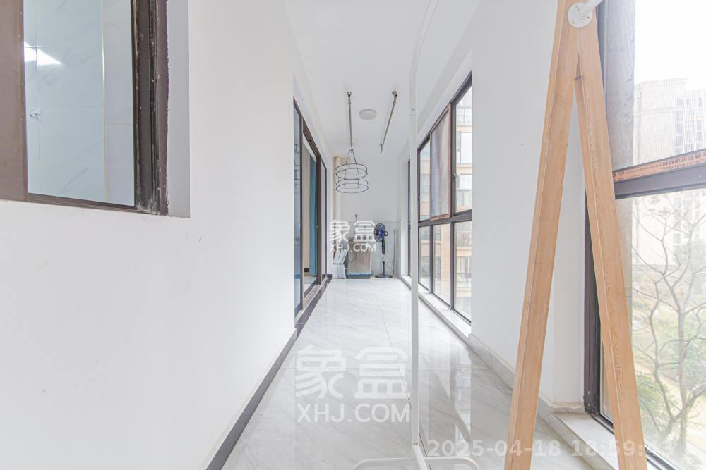 鑫远悦城（鑫远悦时代）  4室2厅2卫   4000.00元/月室内图