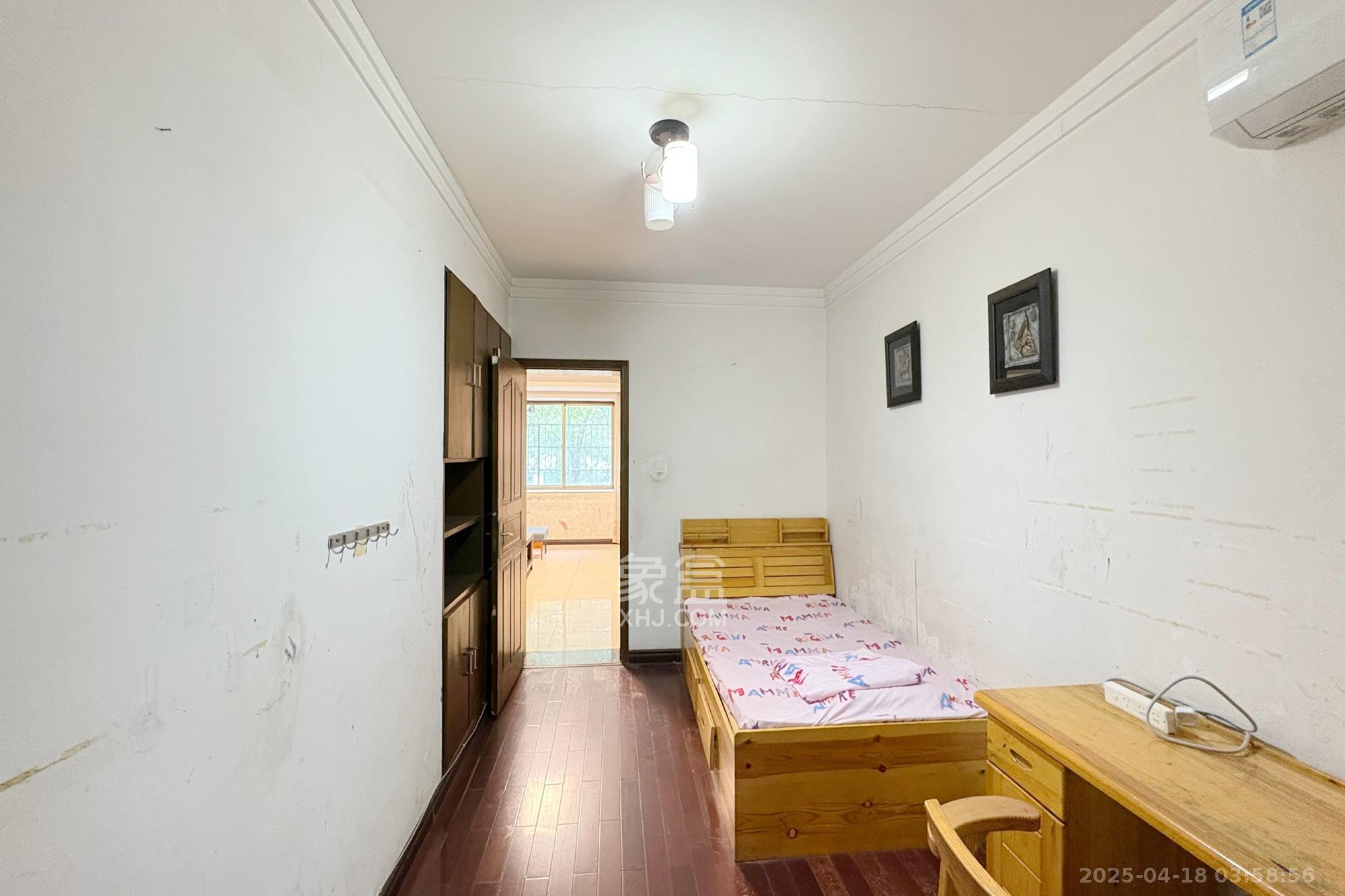 东南明苑 3室1厅1卫 72.0万 东南明苑 3室1厅1卫 72.0万卧室